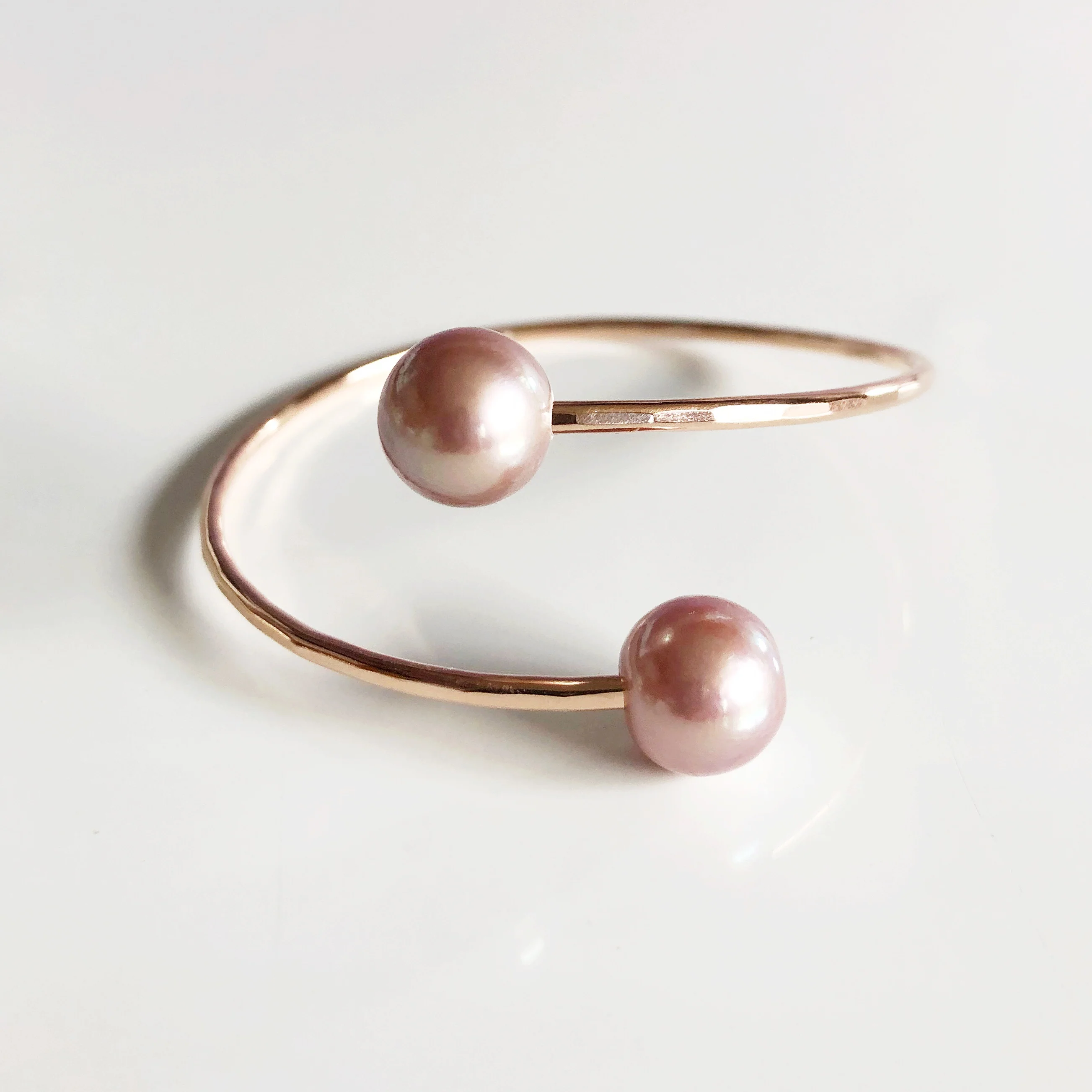 Cuff Leia - pink Edison pearls (B353) - Mitchell's Manufacturing Jewel