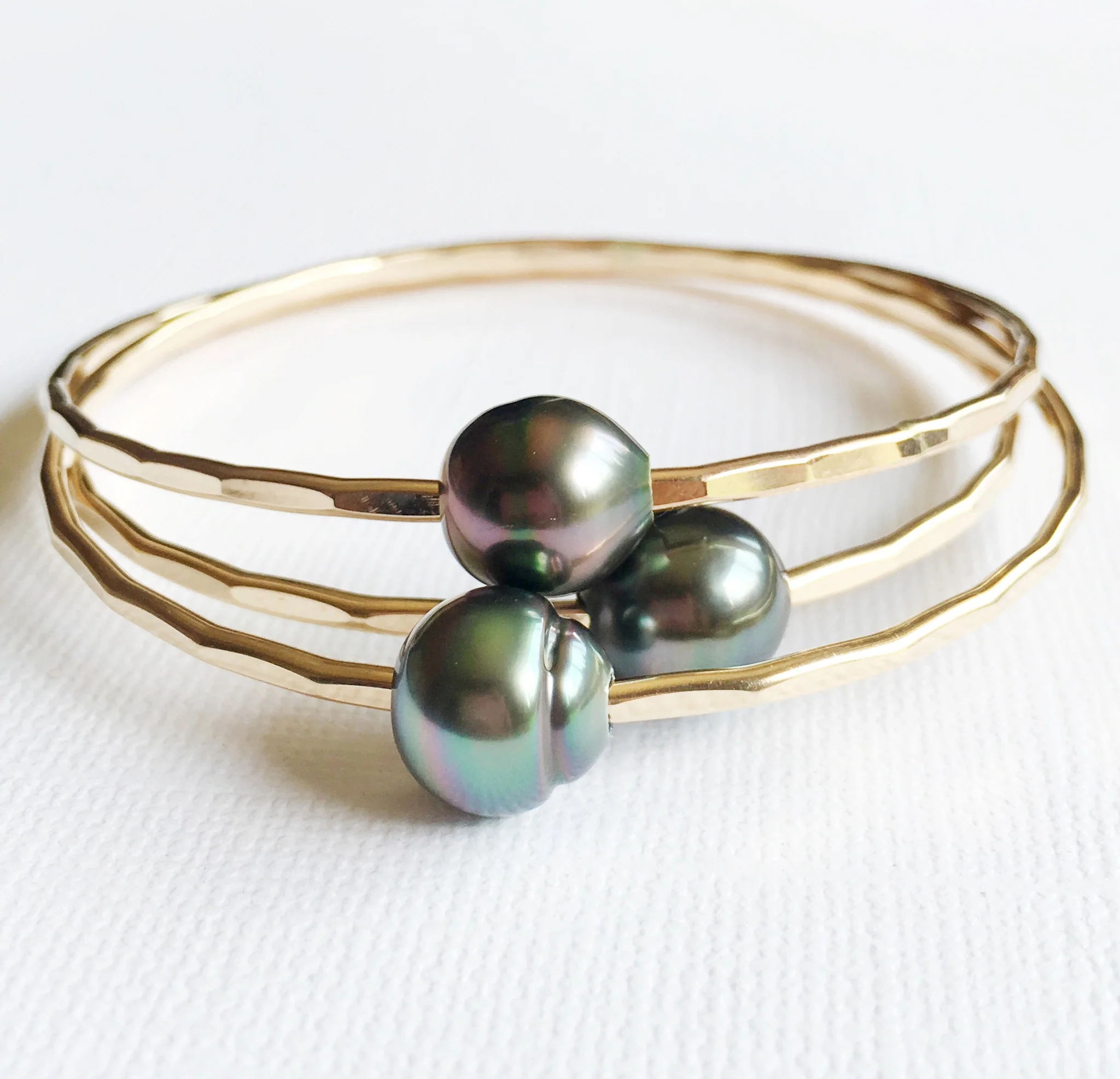 Bangle Leah (B106) - Mitchell's Manufacturing Jewel