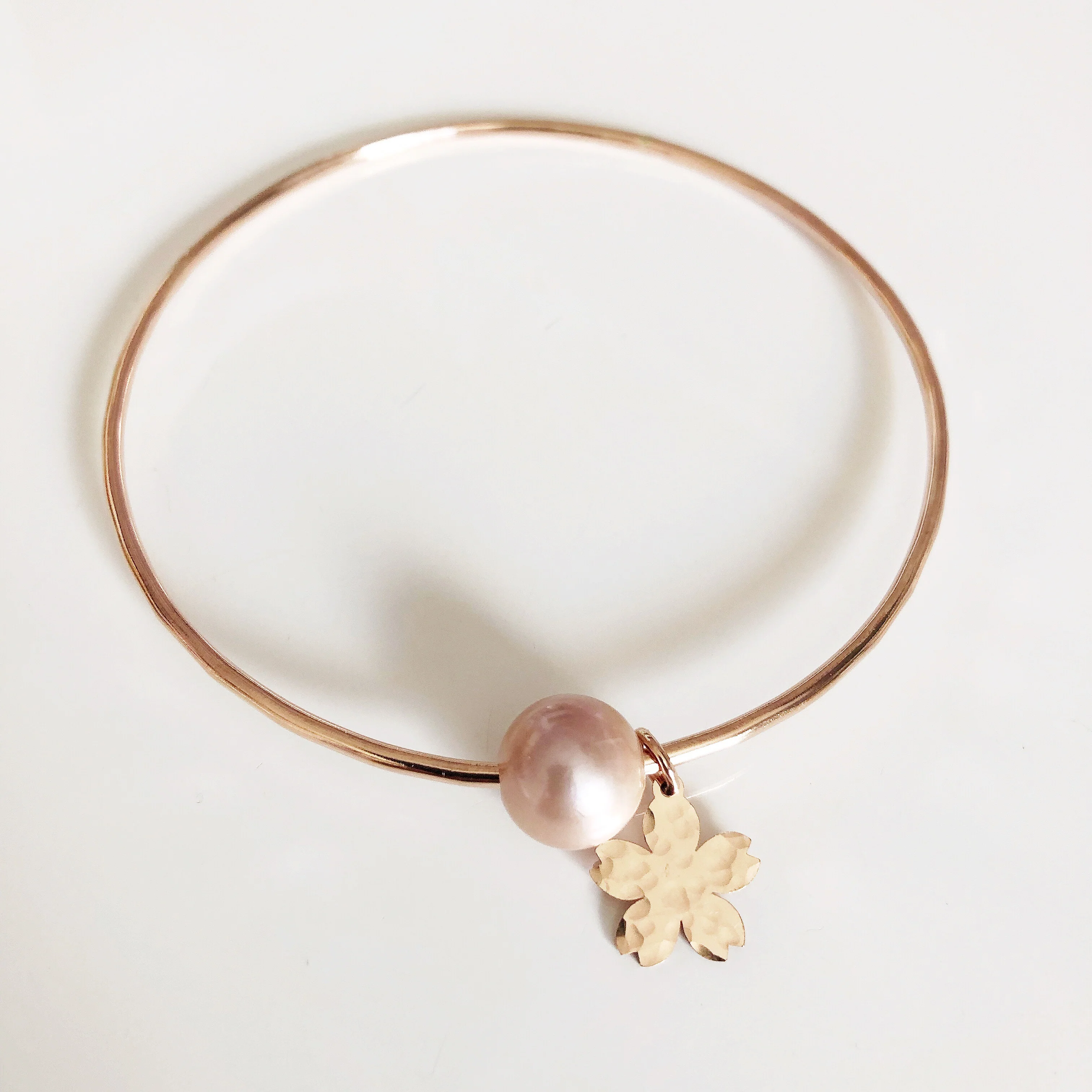 Bangle SAKURA - pink Edison pearl (B411) - Mitchell's Manufacturing Jewel