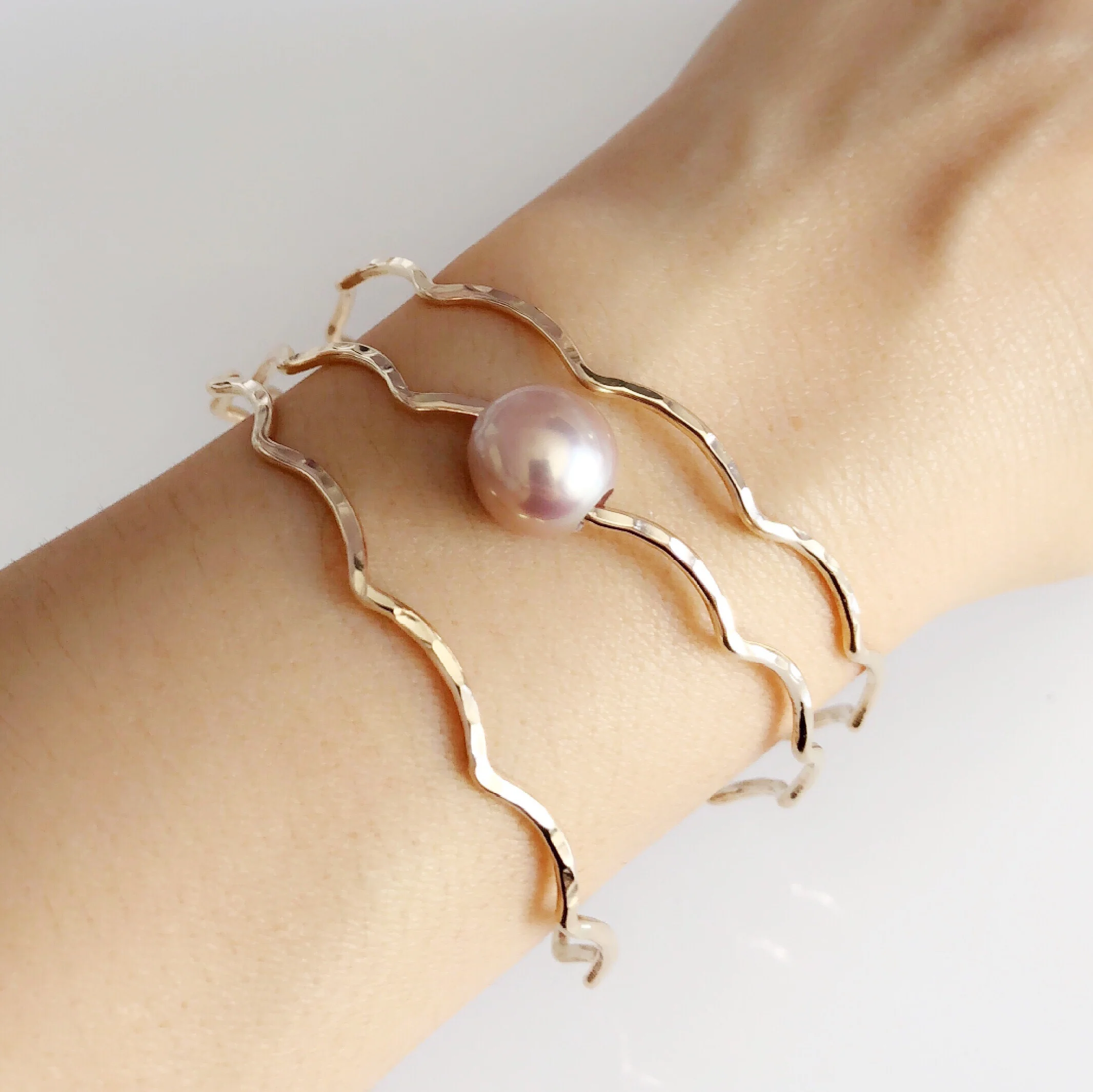 Bangle TOMI - pink pearl (B391) - Mitchell's Manufacturing Jewel
