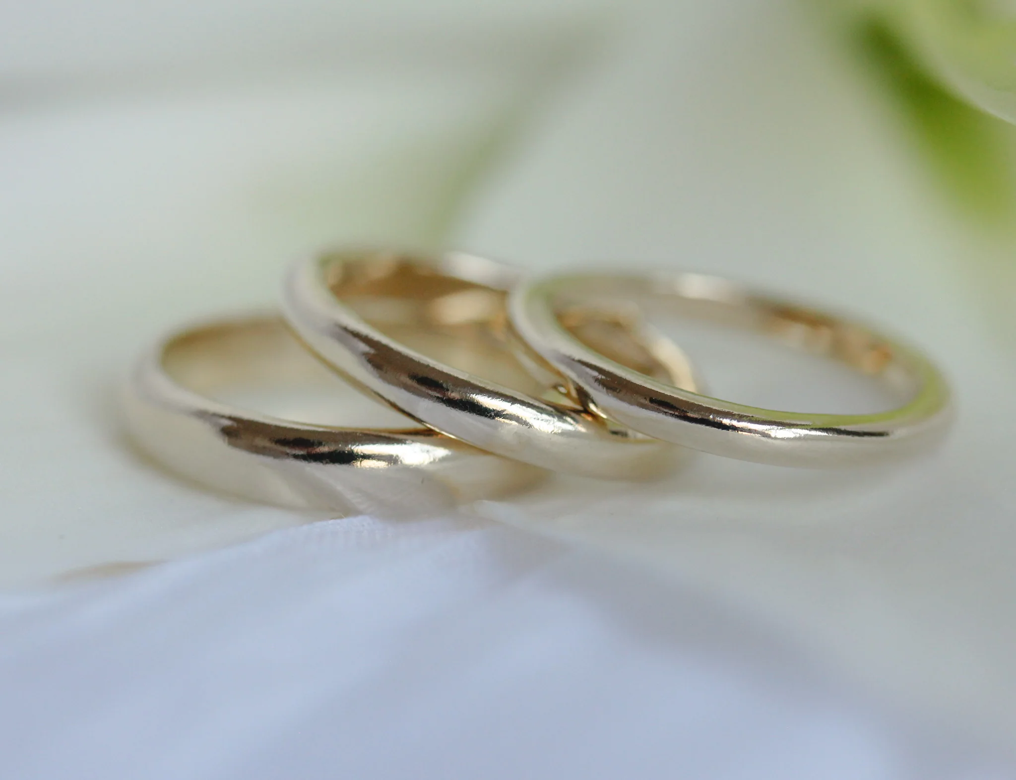 The Curve Half Round Band - Mitchell's Manufacturing Jewel