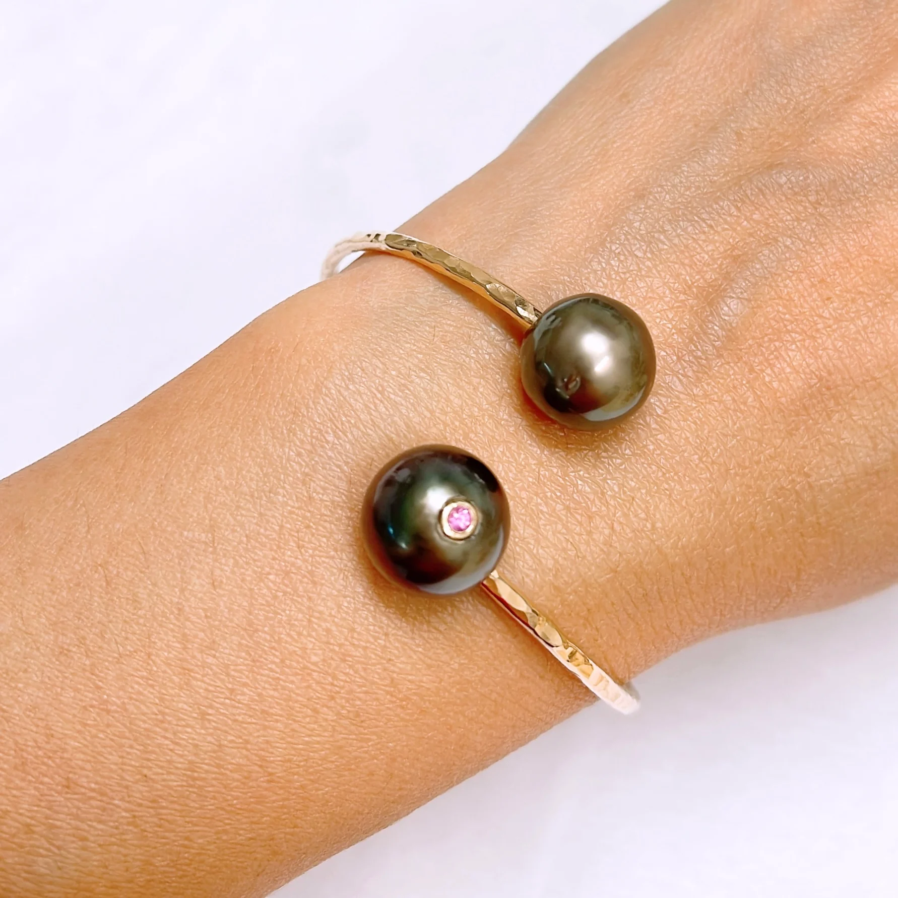 Cuff LEIA - tourmaline Tahitian pearl - Mitchell's Manufacturing Jewel