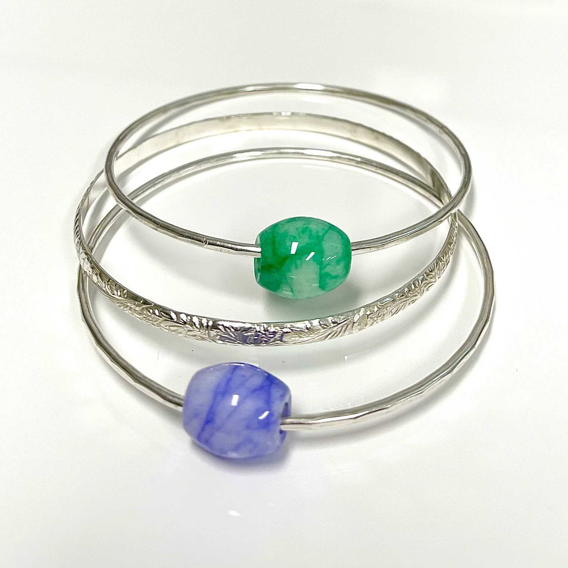 Bangle KEIKE - lavender jade bead bangle (B549) - Mitchell's Manufacturing Jewel