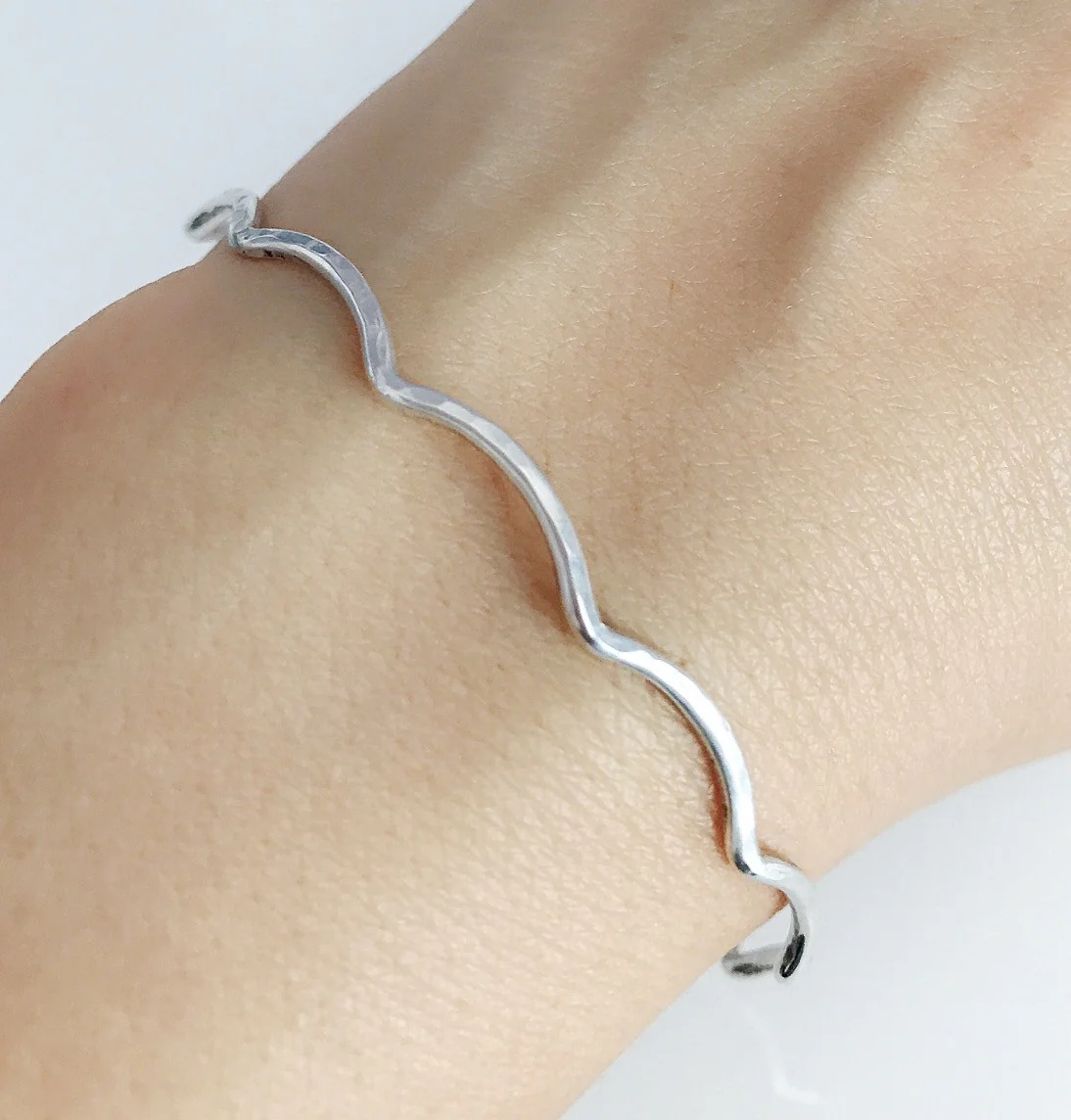 Bangle TOMI (B335) - Mitchell's Manufacturing Jewel