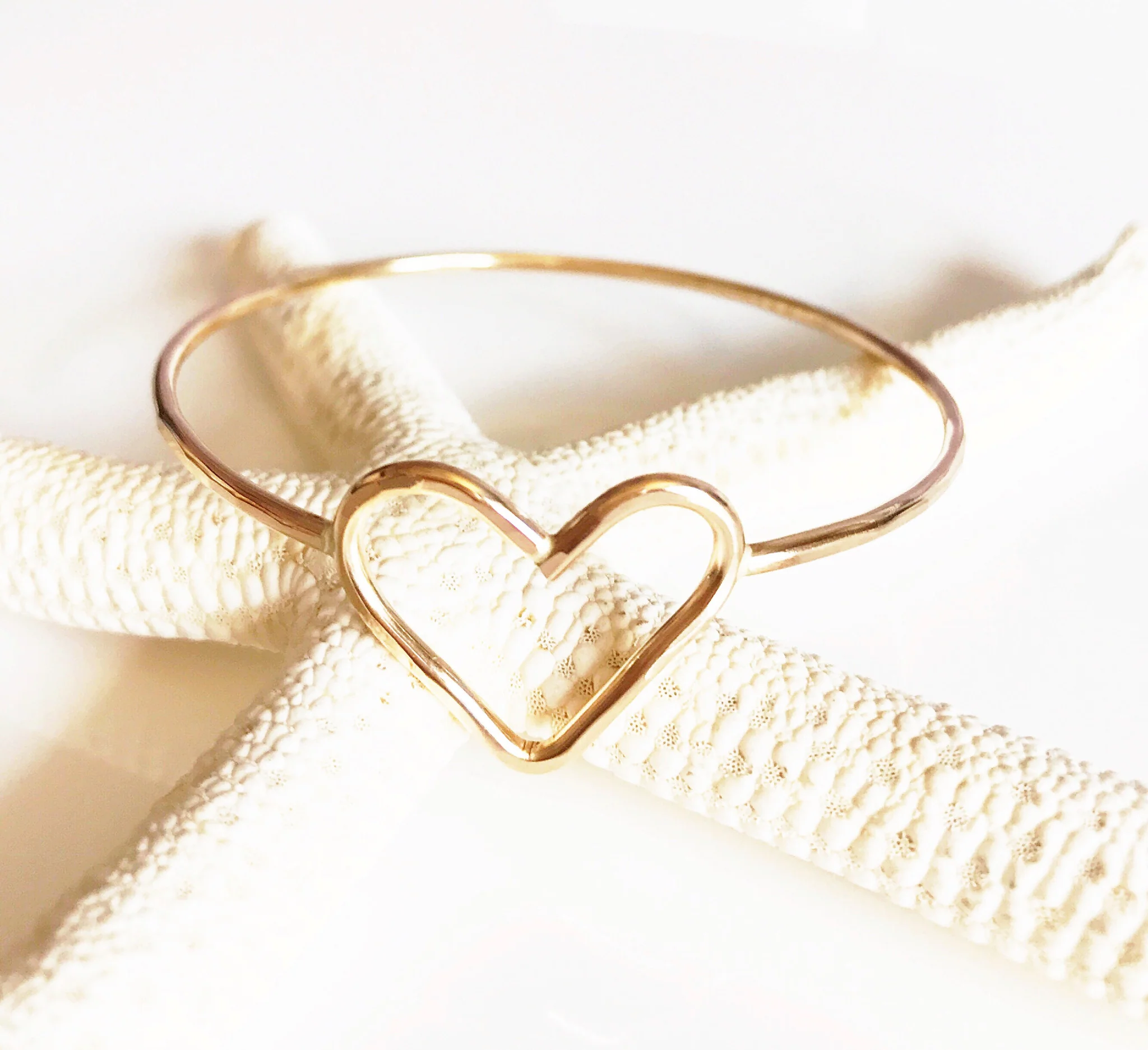 Bangle Elsa - baby heart bangle (B301) - Mitchell's Manufacturing Jewel