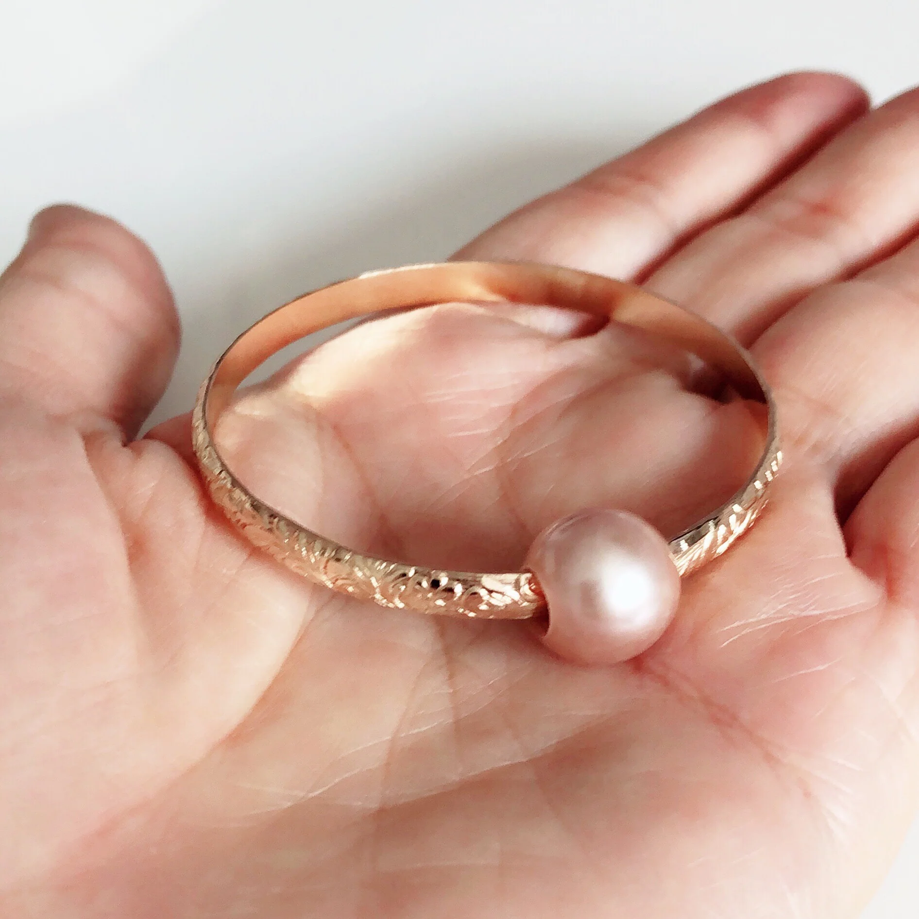 Bangle GIGI - pink Edison pearl (B408) - Mitchell's Manufacturing Jewel