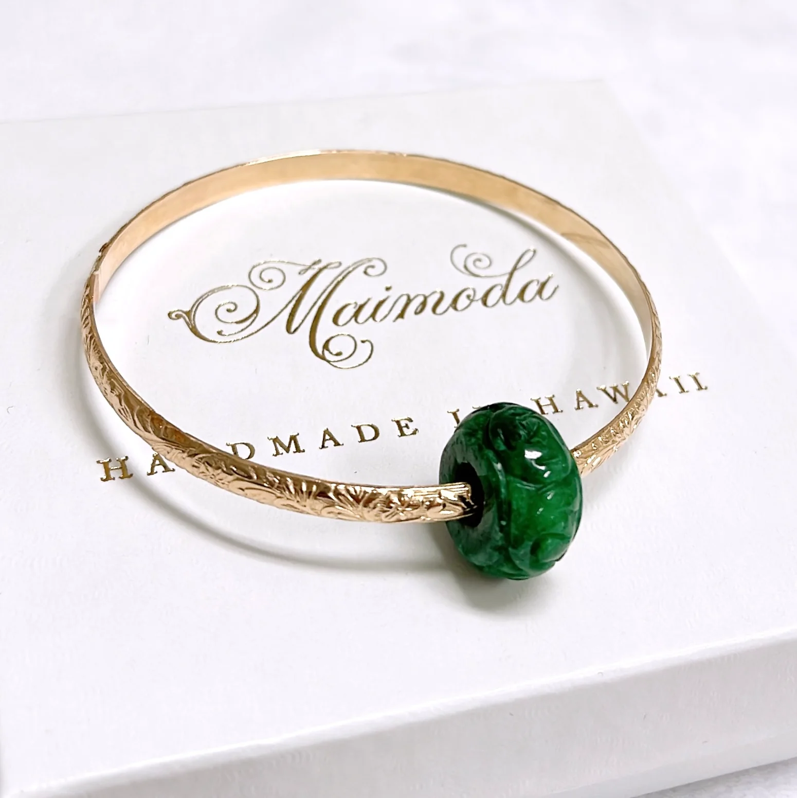 Bangle ALII - rondelle carved jade bead (B566) - Mitchell's Manufacturing Jewel