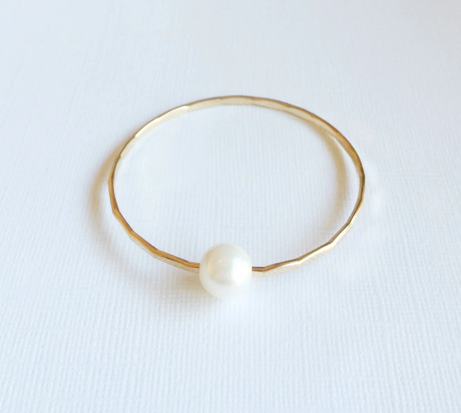 Bangle Mika - White (B114) - Mitchell's Manufacturing Jewel