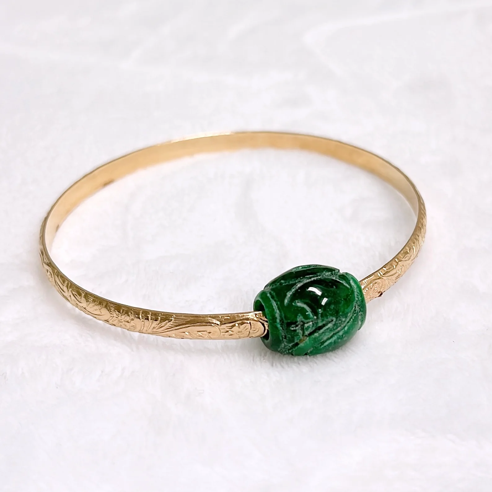 Bangle ALII - Barrel shaped jade bead (B568) - Mitchell's Manufacturing Jewel