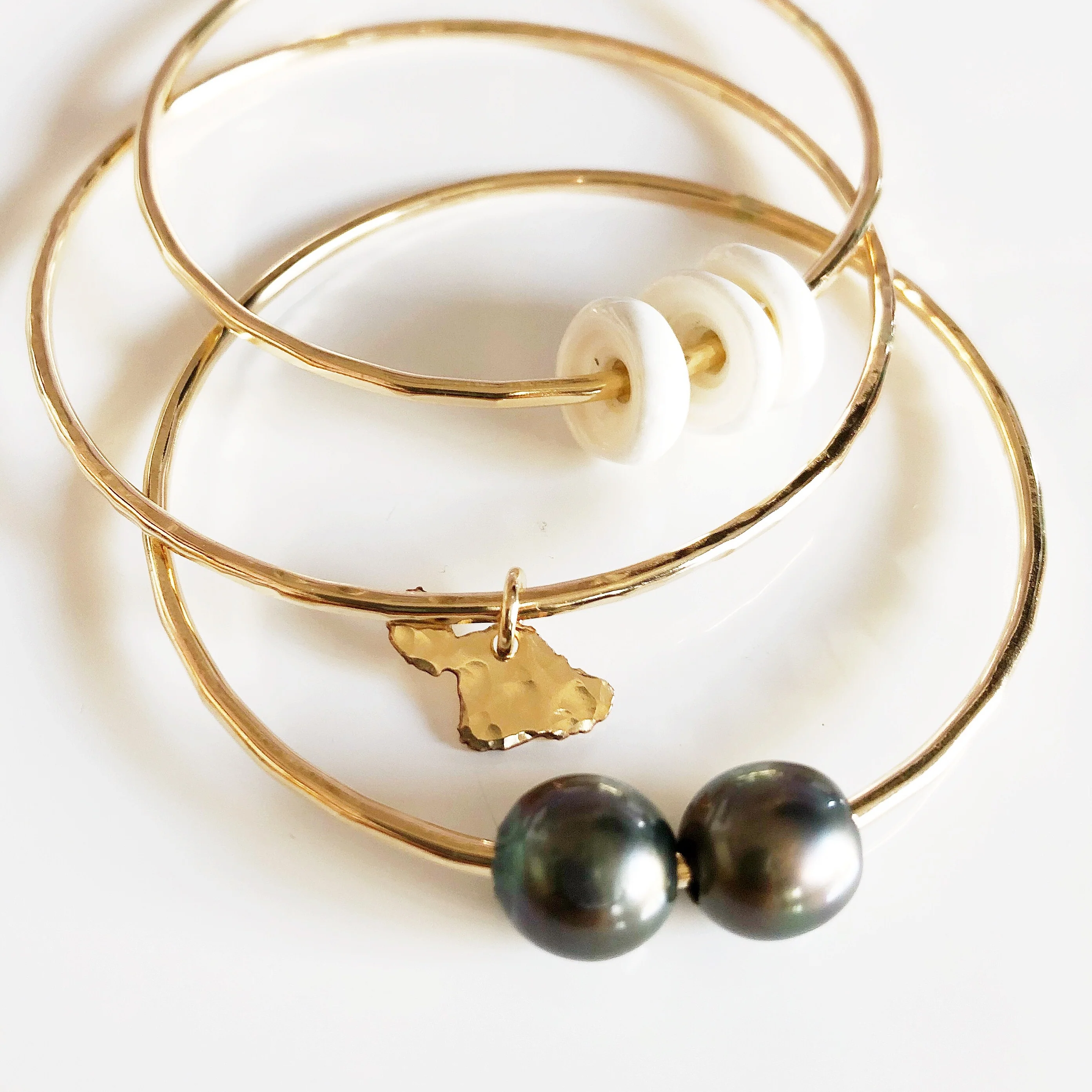 Maui charm bangle (B373) - Mitchell's Manufacturing Jewel