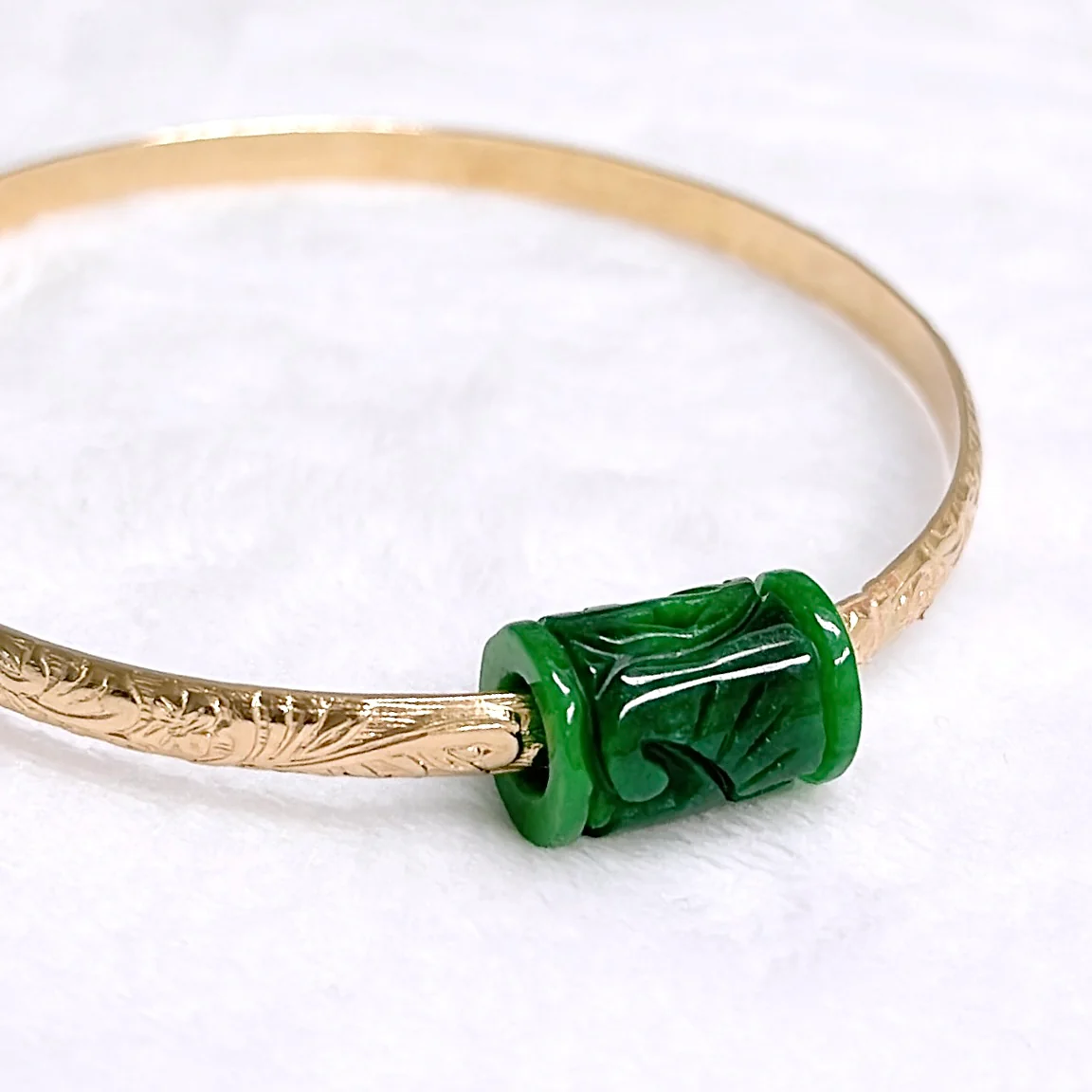 Bangle ALII - Tube carved jade bead (B567) - Mitchell's Manufacturing Jewel