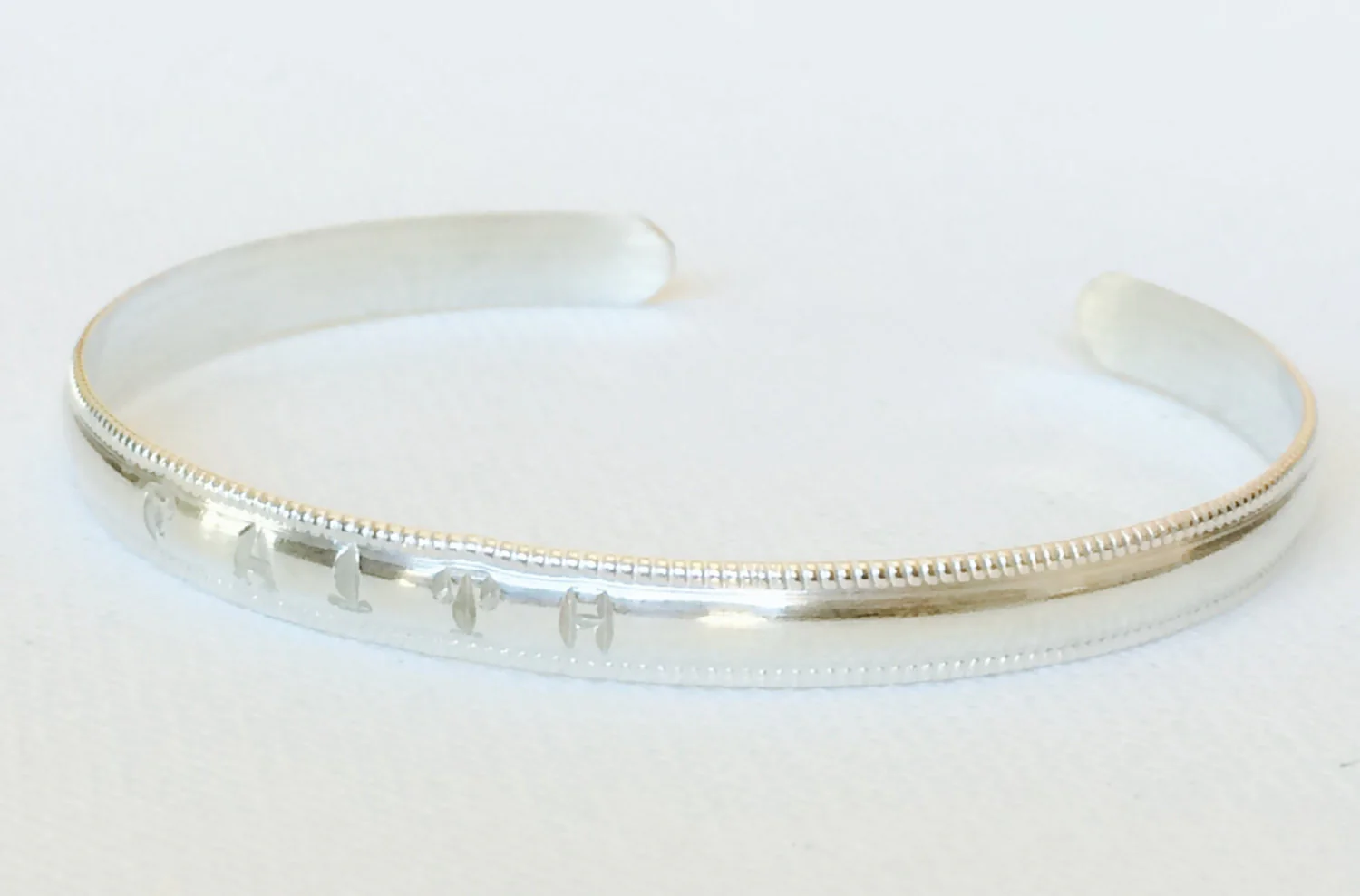 Cuff Bailey (B146) - Mitchell's Manufacturing Jewel