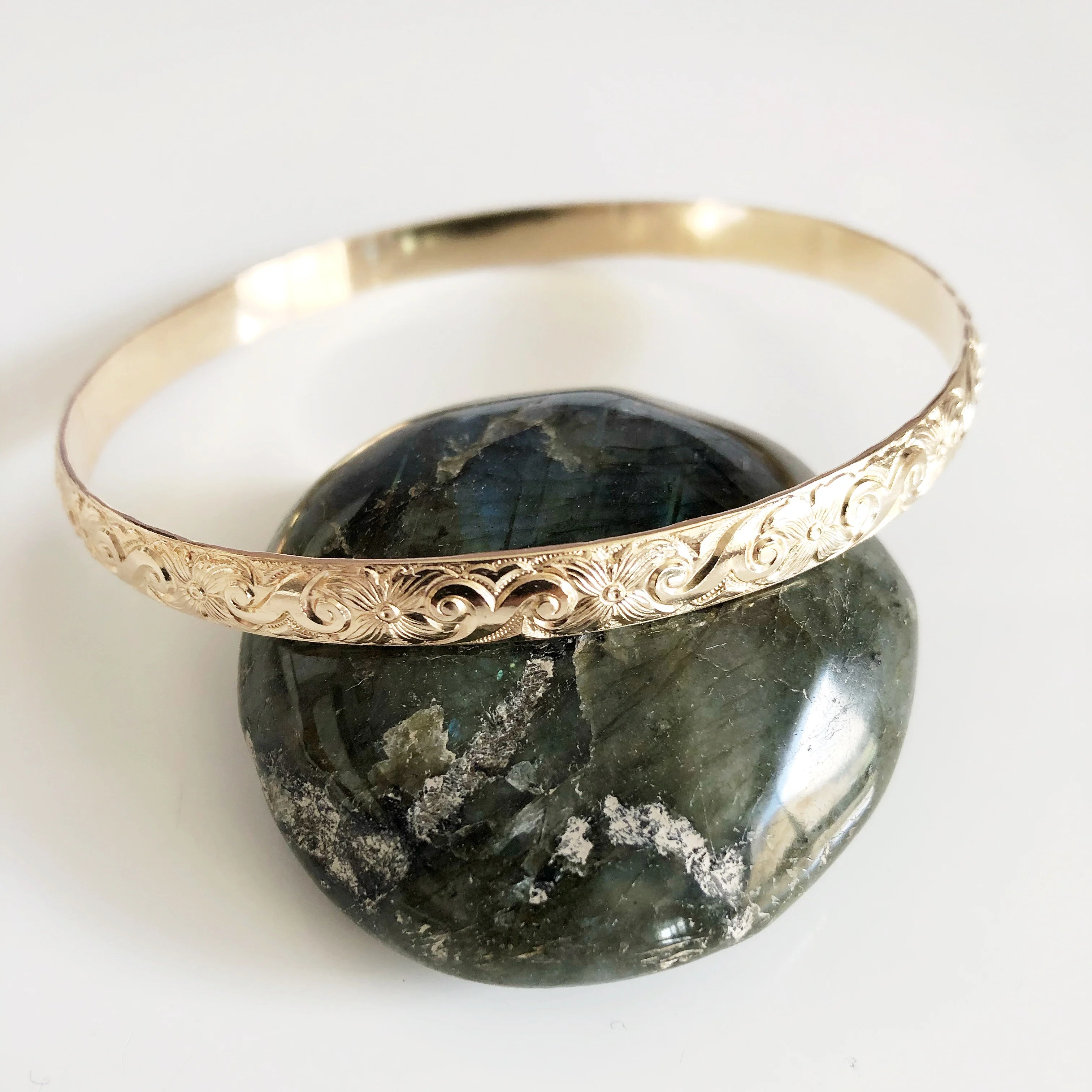 Bangle Jasmin - 6mm heirloom bangle (B423) - Mitchell's Manufacturing Jewel