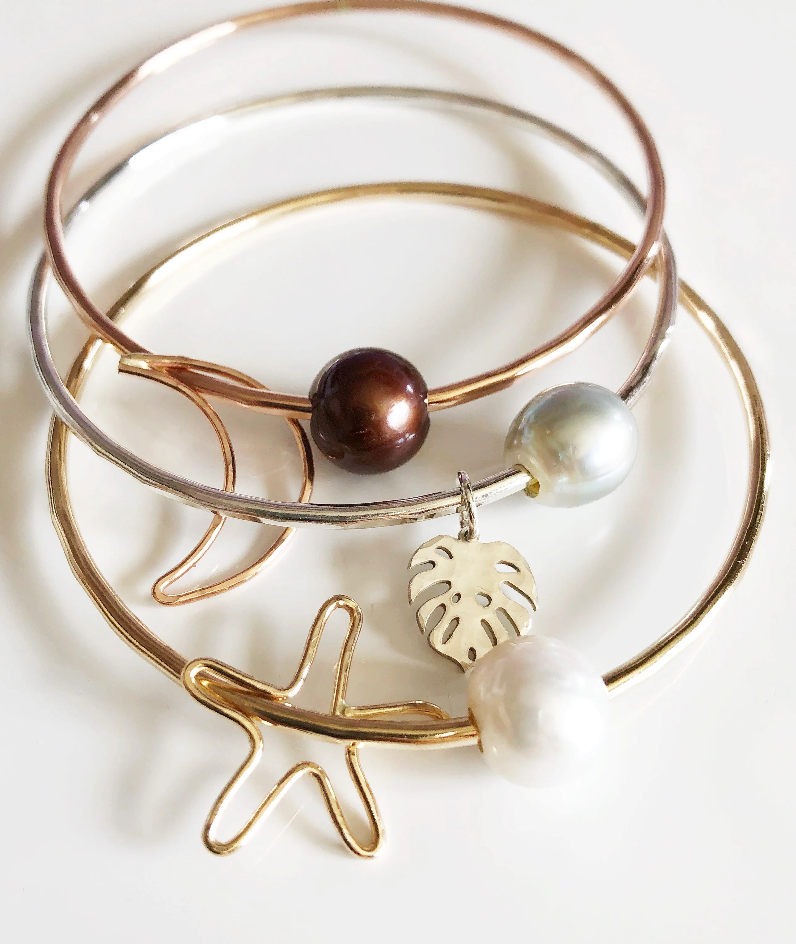 Monstera charm bangle (B364) - Mitchell's Manufacturing Jewel