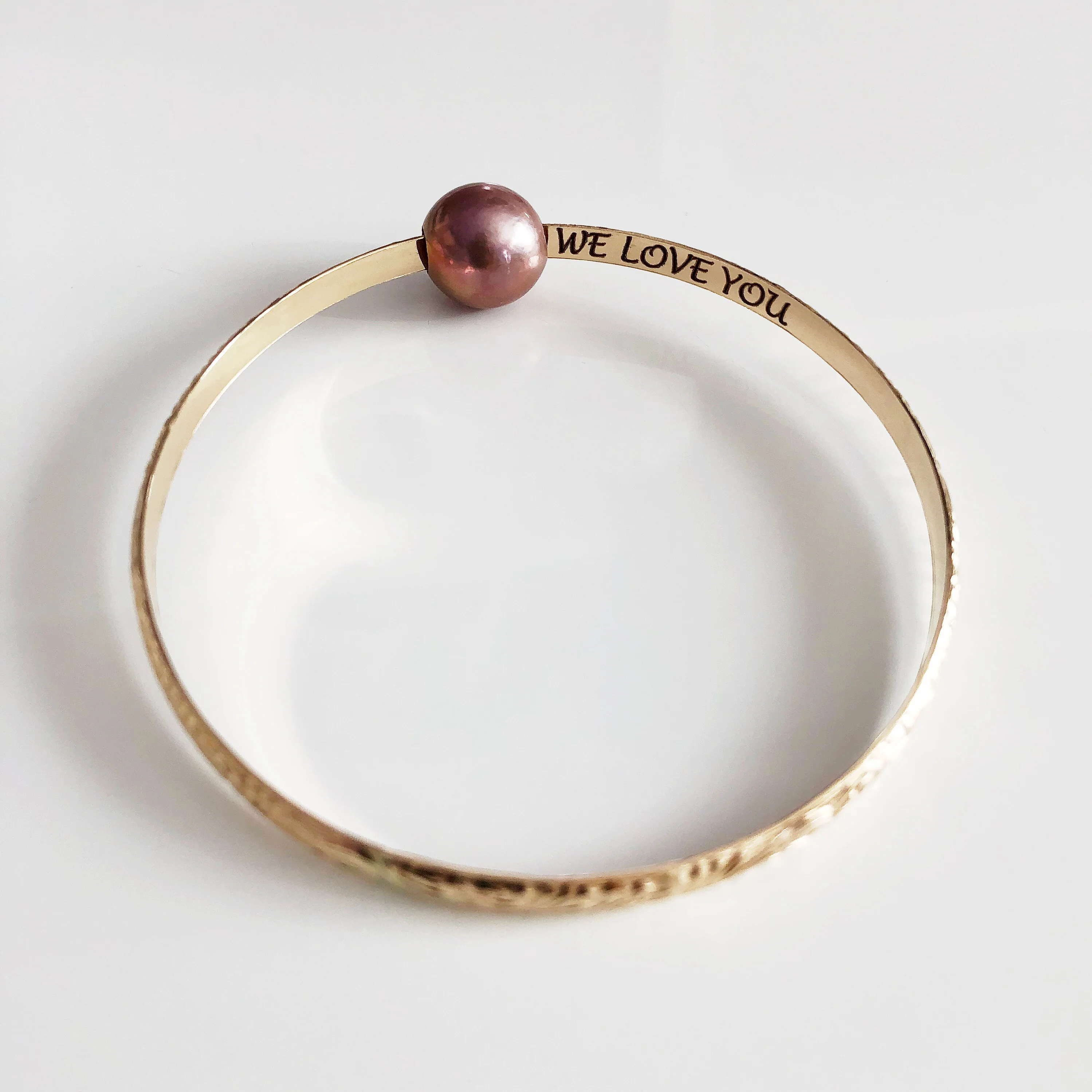 Bangle ALII - white pearl (B338) - Mitchell's Manufacturing Jewel