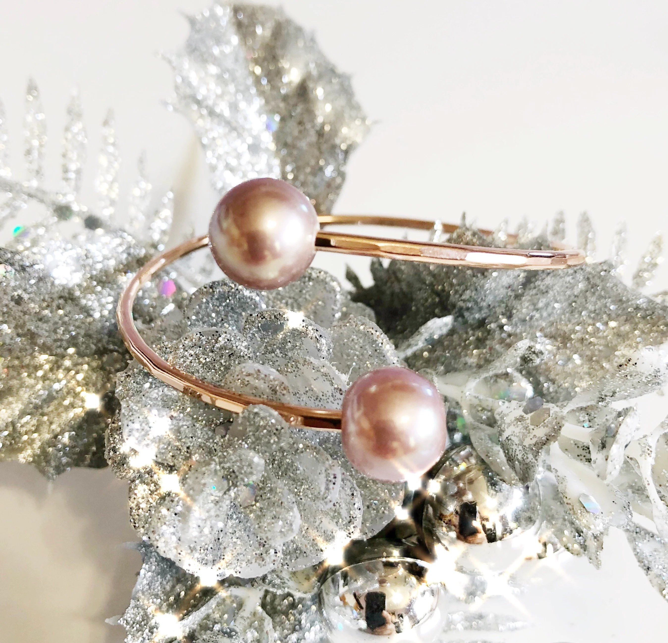Cuff Leia - pink Edison pearls (B353) - Mitchell's Manufacturing Jewel