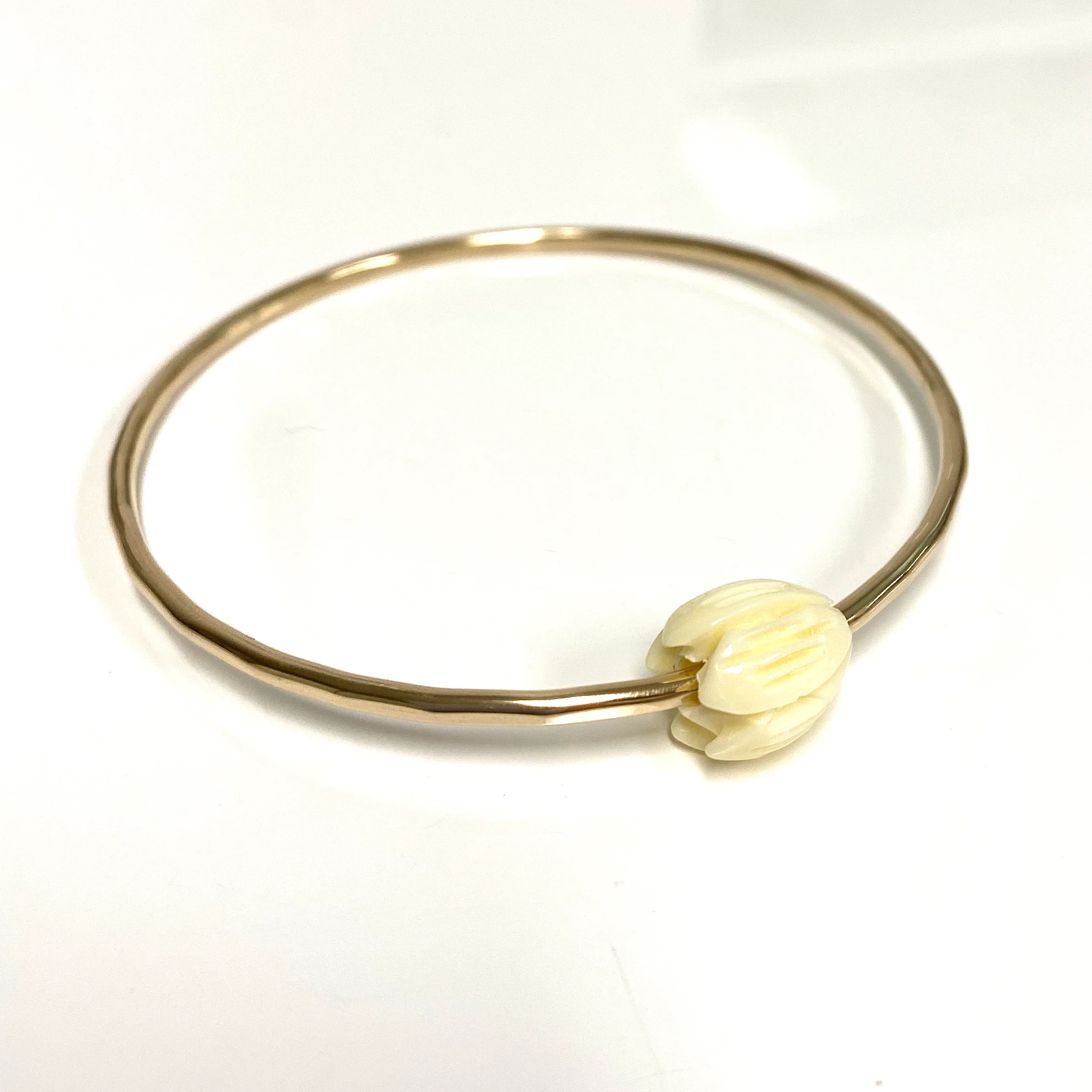 Pikake bead bangle (B466) - Mitchell's Manufacturing Jewel