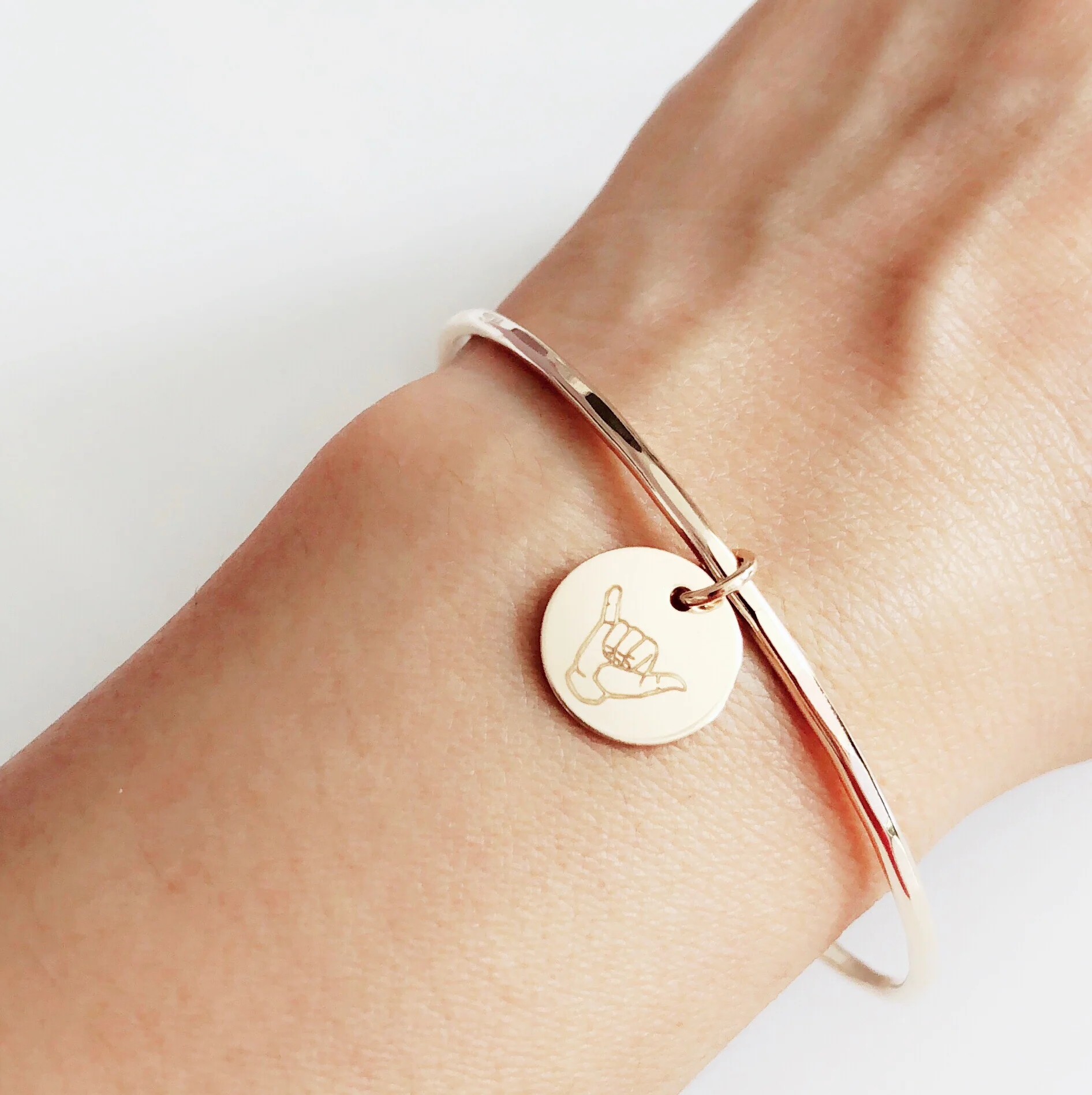 Bangle HALEY - Shaka charm (B542) - Mitchell's Manufacturing Jewel