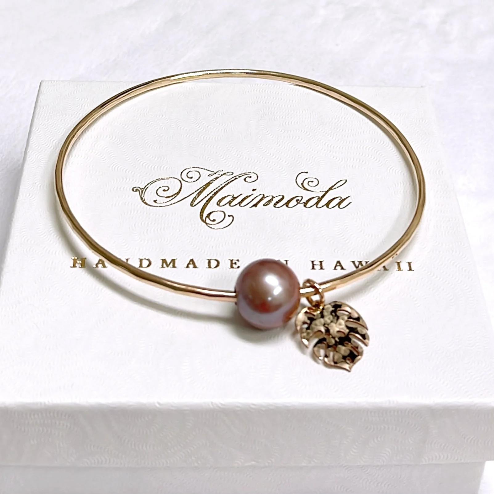 Monstera bangle - lavender Edison pearl (B561) - Mitchell's Manufacturing Jewel