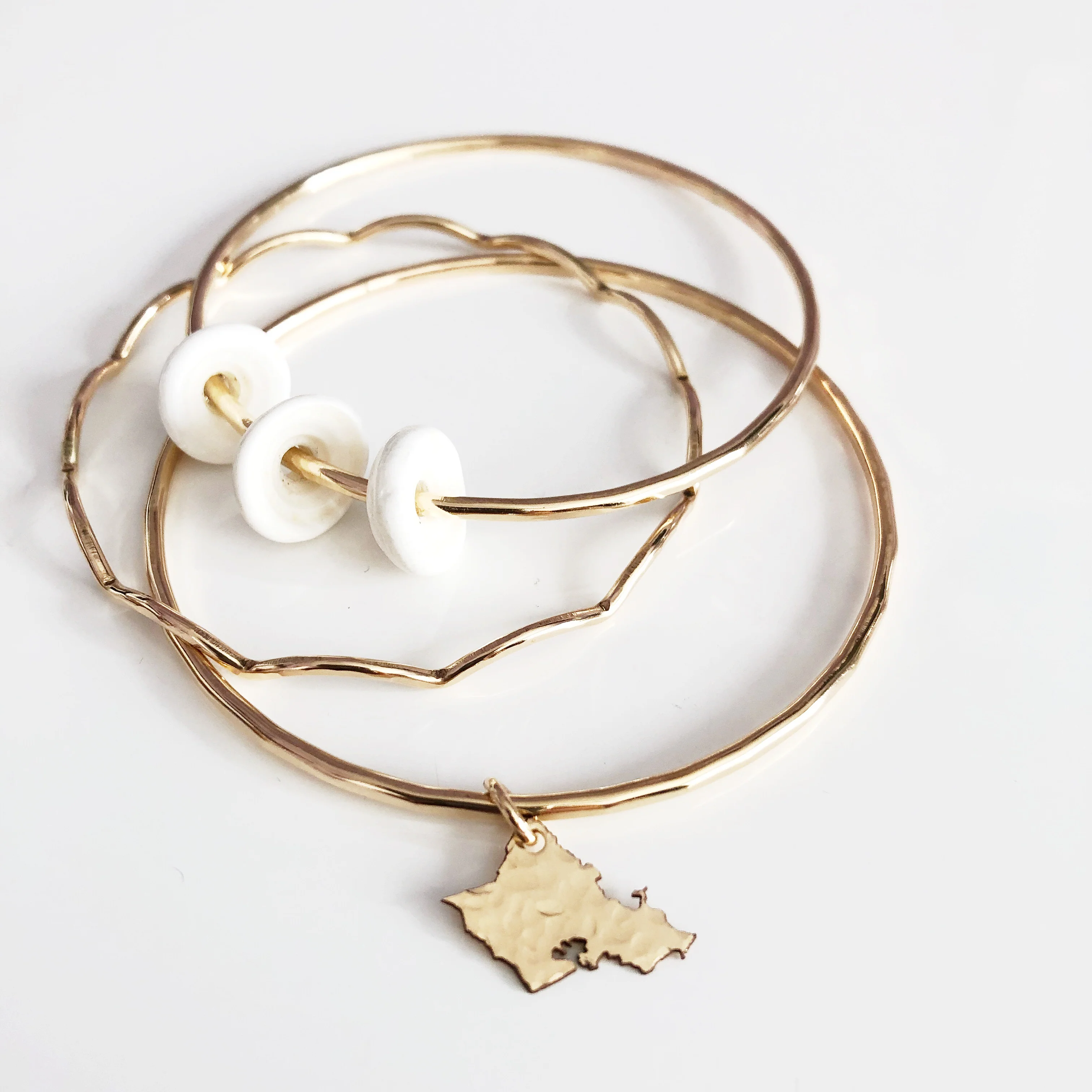Oahu charm bangle (B371) - Mitchell's Manufacturing Jewel