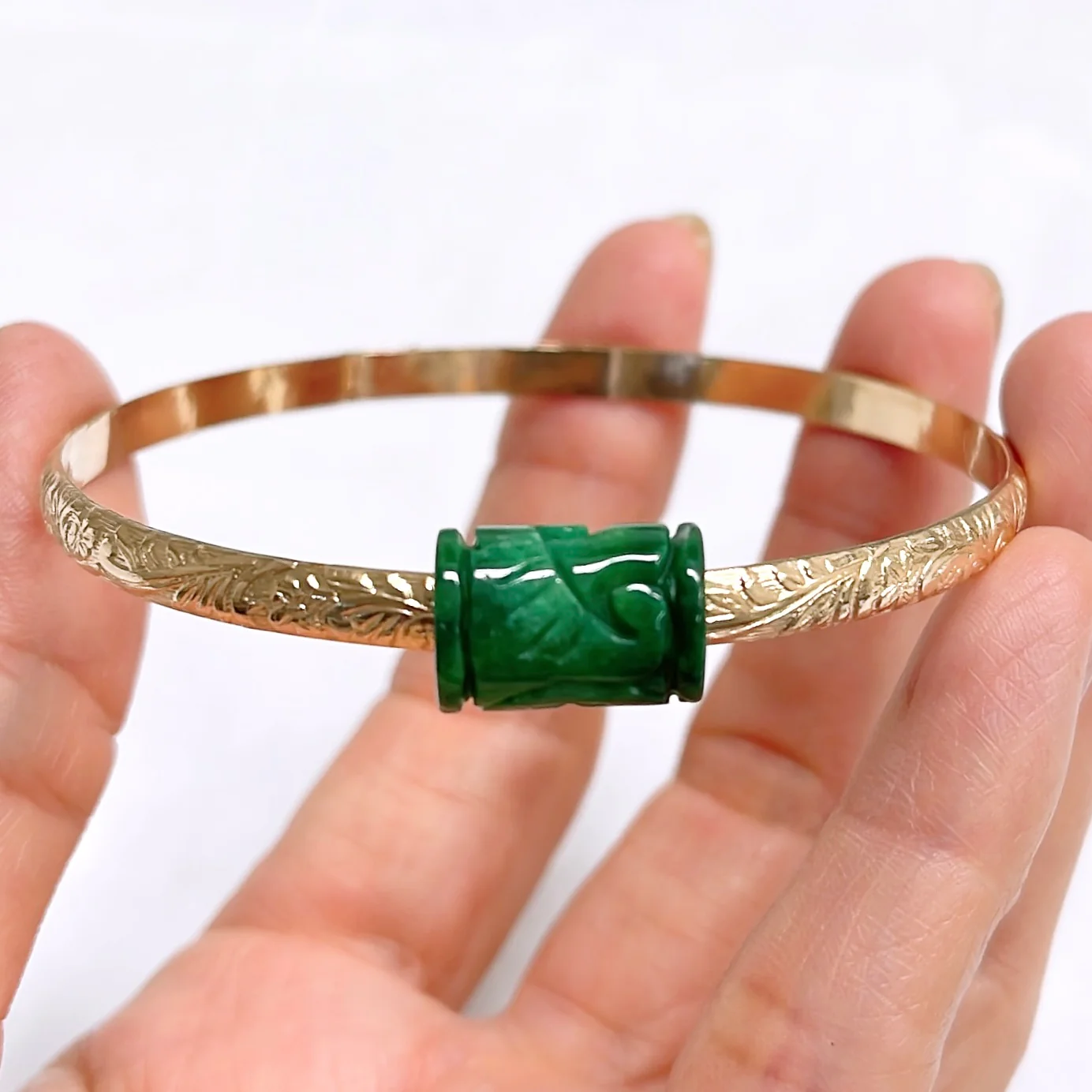 Bangle ALII - Tube carved jade bead (B567) - Mitchell's Manufacturing Jewel