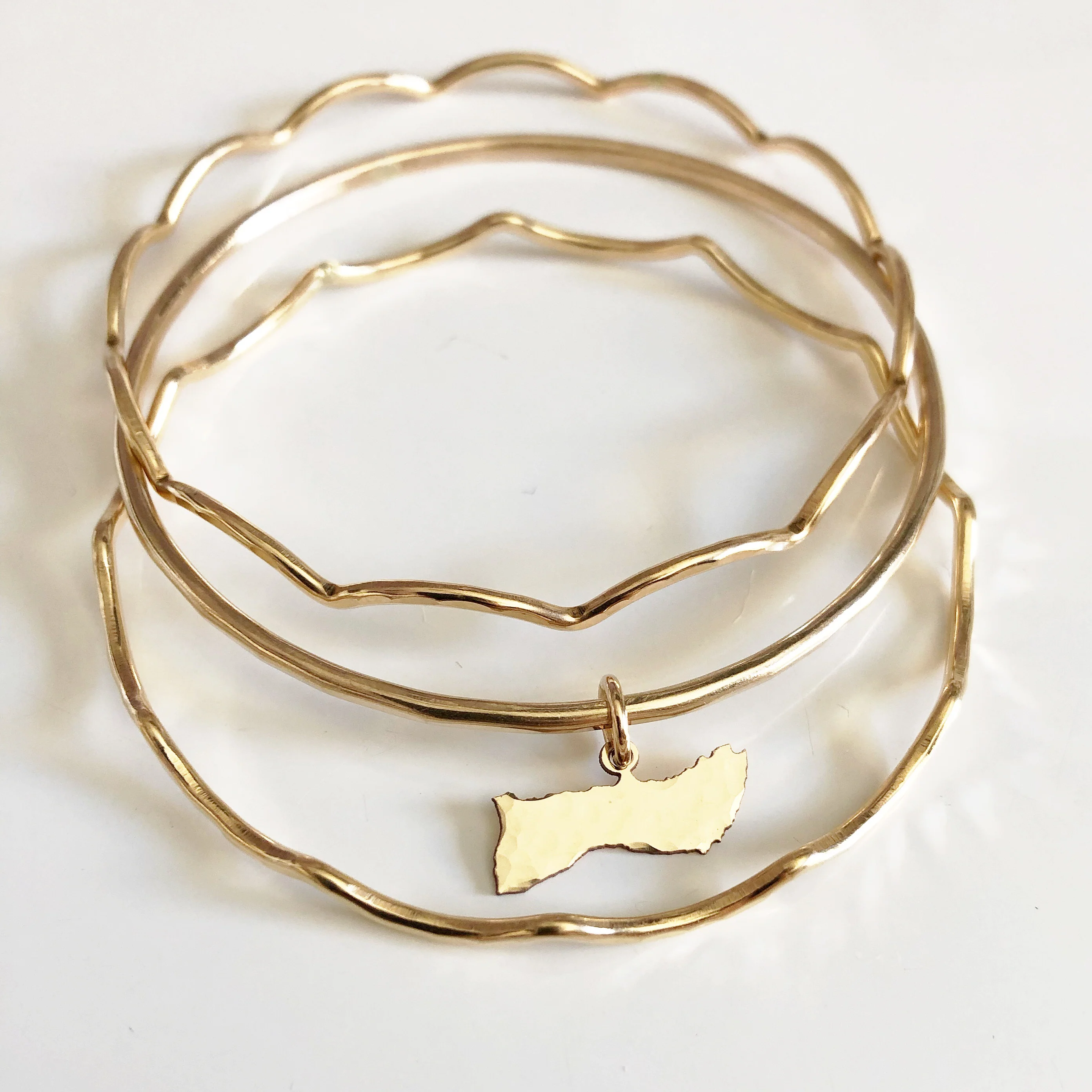 Molokai charm bangle (B424) - Mitchell's Manufacturing Jewel