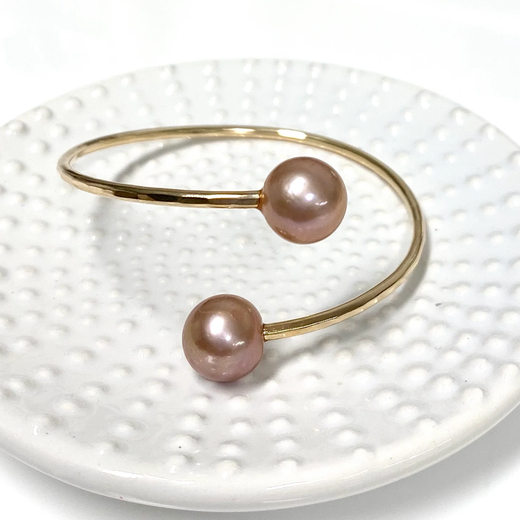 Cuff Leia - pink Edison pearls (B353) - Mitchell's Manufacturing Jewel