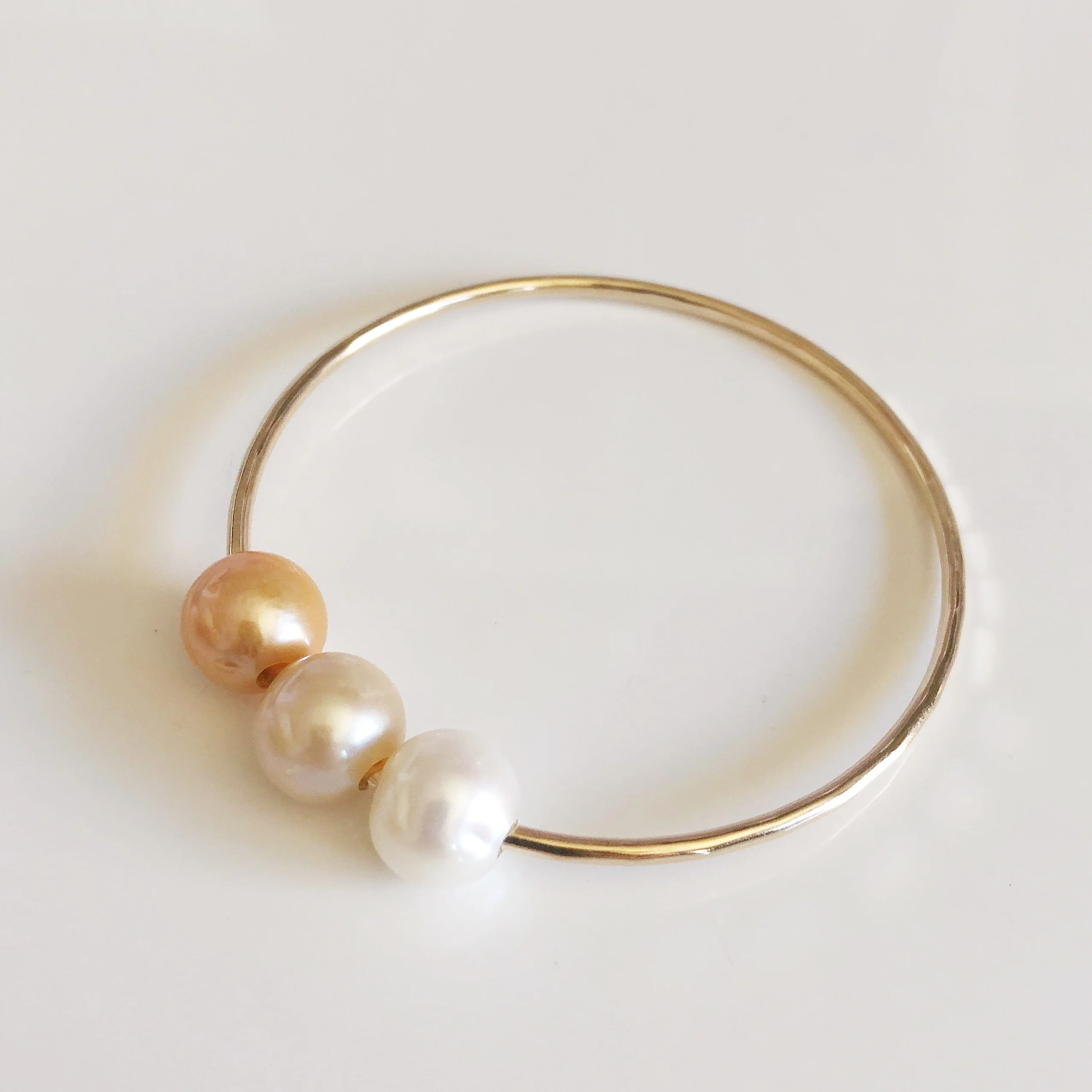 Bangle PAIGE - gold edison pearls (B255) - Mitchell's Manufacturing Jewel