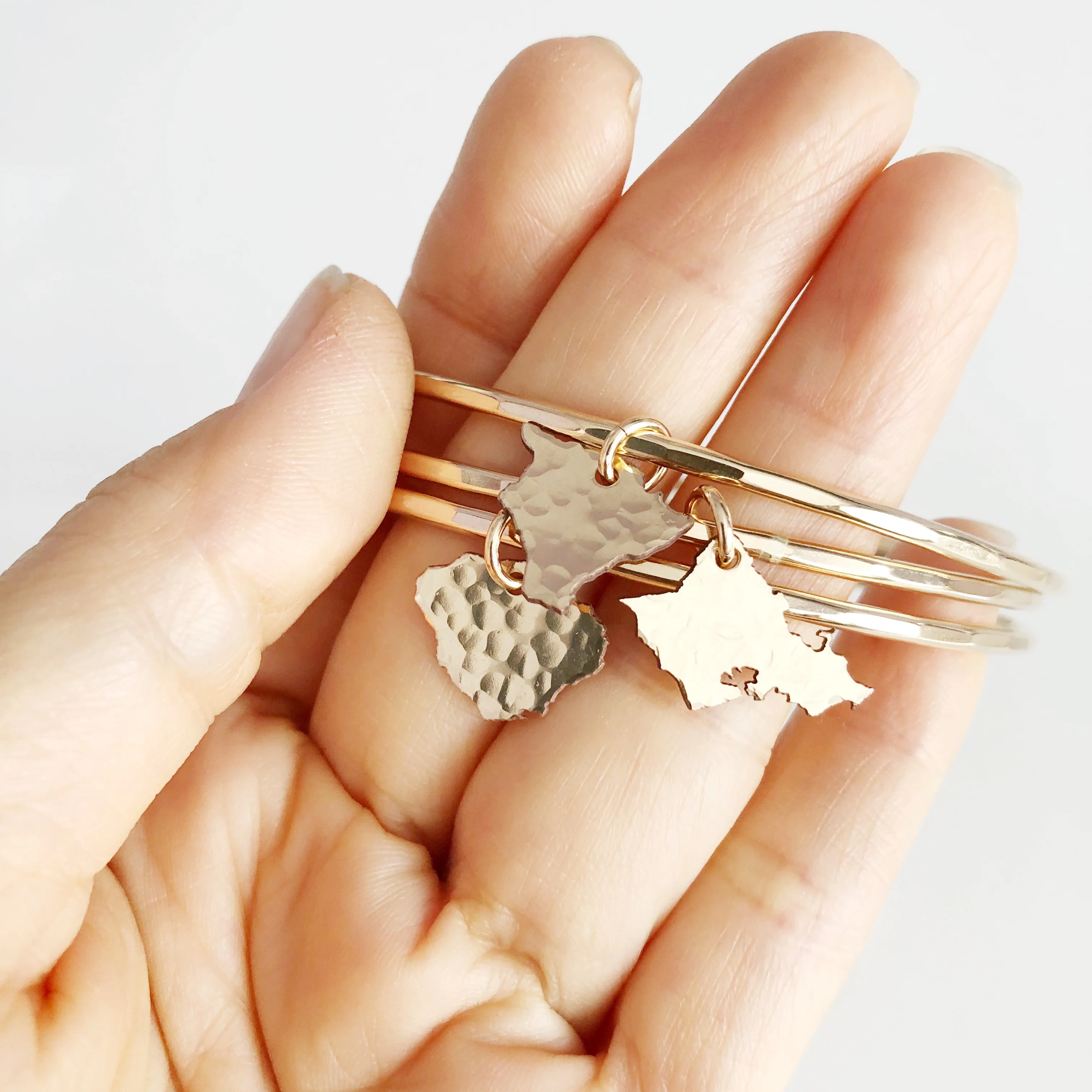 Kauai charm bangle (B372) - Mitchell's Manufacturing Jewel