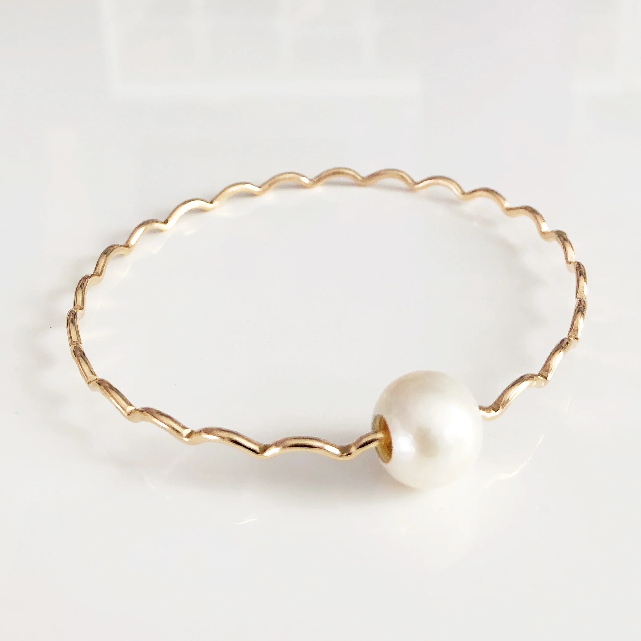 Bangle UNAHI - white Edison pearl (B429) - Mitchell's Manufacturing Jewel