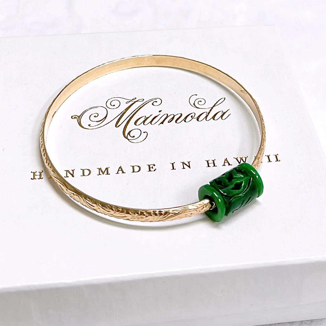 Bangle ALII - Tube carved jade bead (B567) - Mitchell's Manufacturing Jewel
