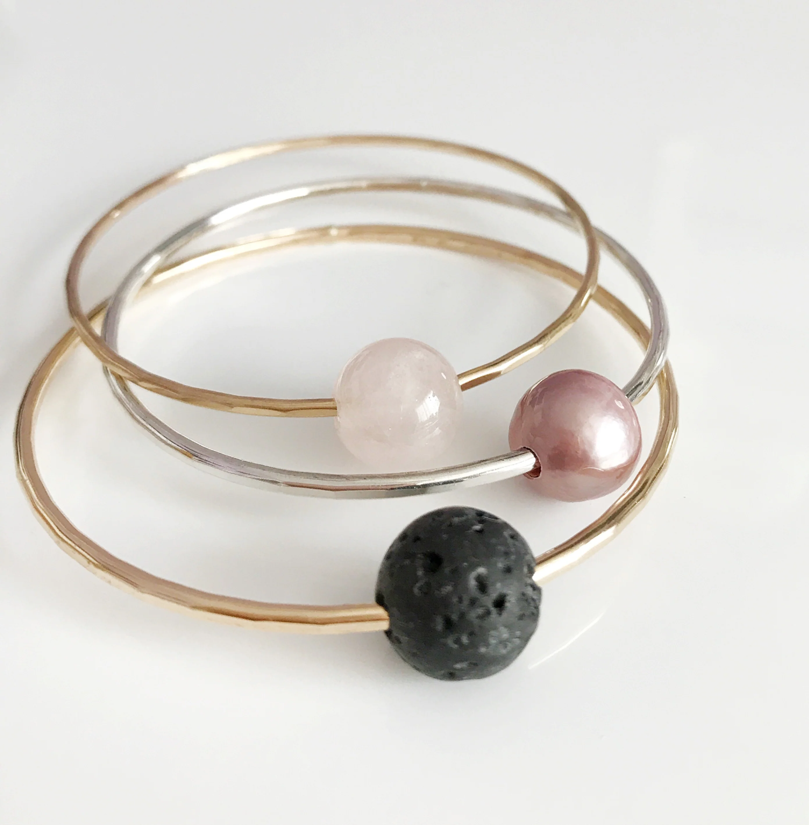 Bangle MIKA - lavender pearl (B345) - Mitchell's Manufacturing Jewel