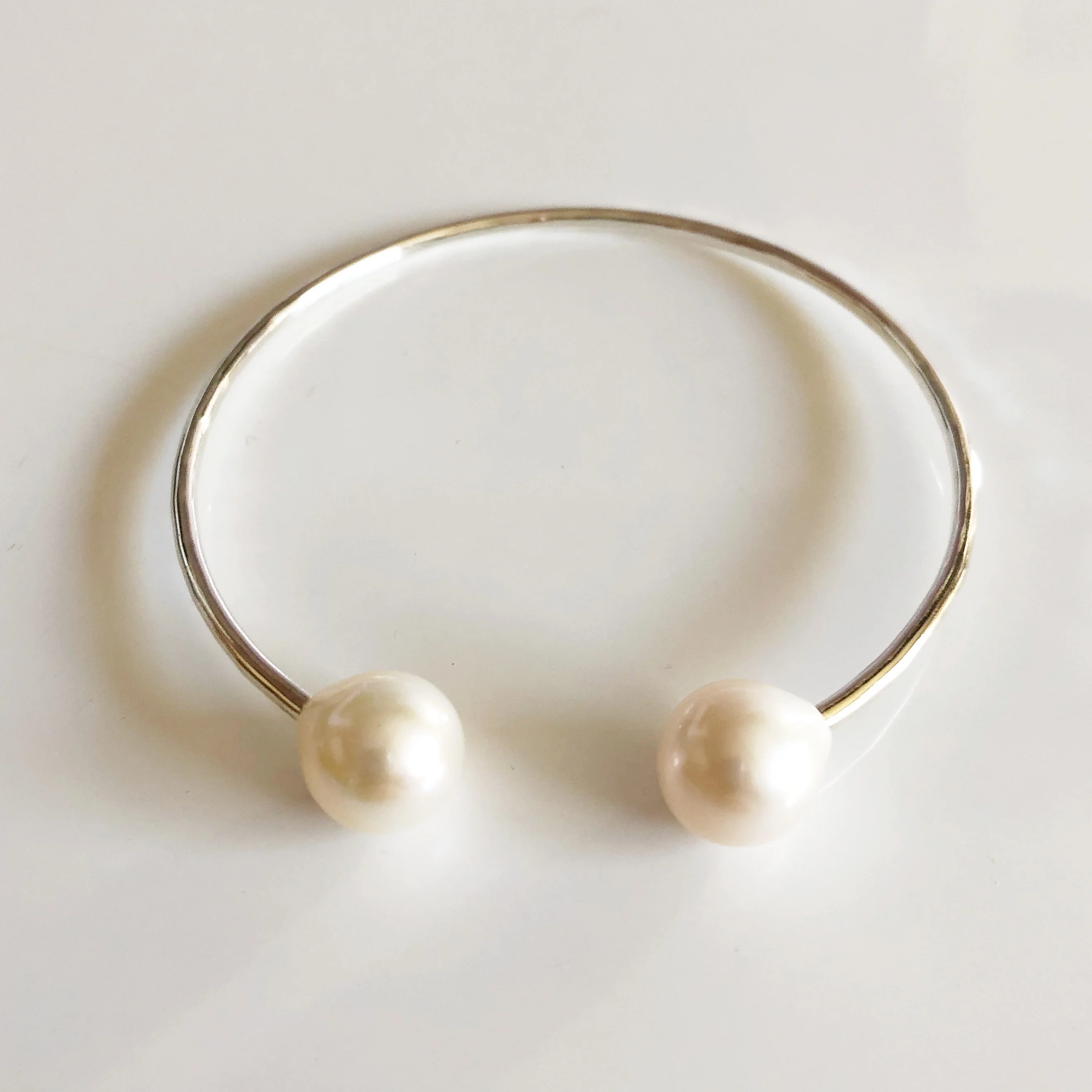 Cuff Adora - white pearls (B247) - Mitchell's Manufacturing Jewel