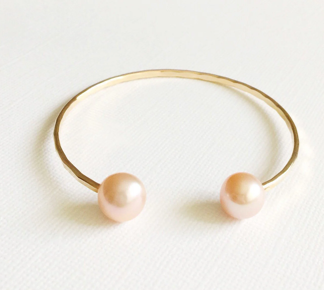 Cuff Adora - Pink pearls (B246) - Mitchell's Manufacturing Jewel
