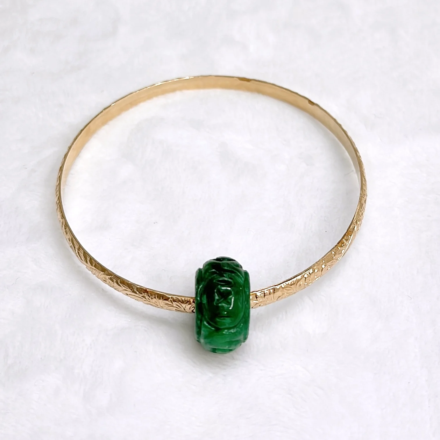 Bangle ALII - rondelle carved jade bead (B566) - Mitchell's Manufacturing Jewel