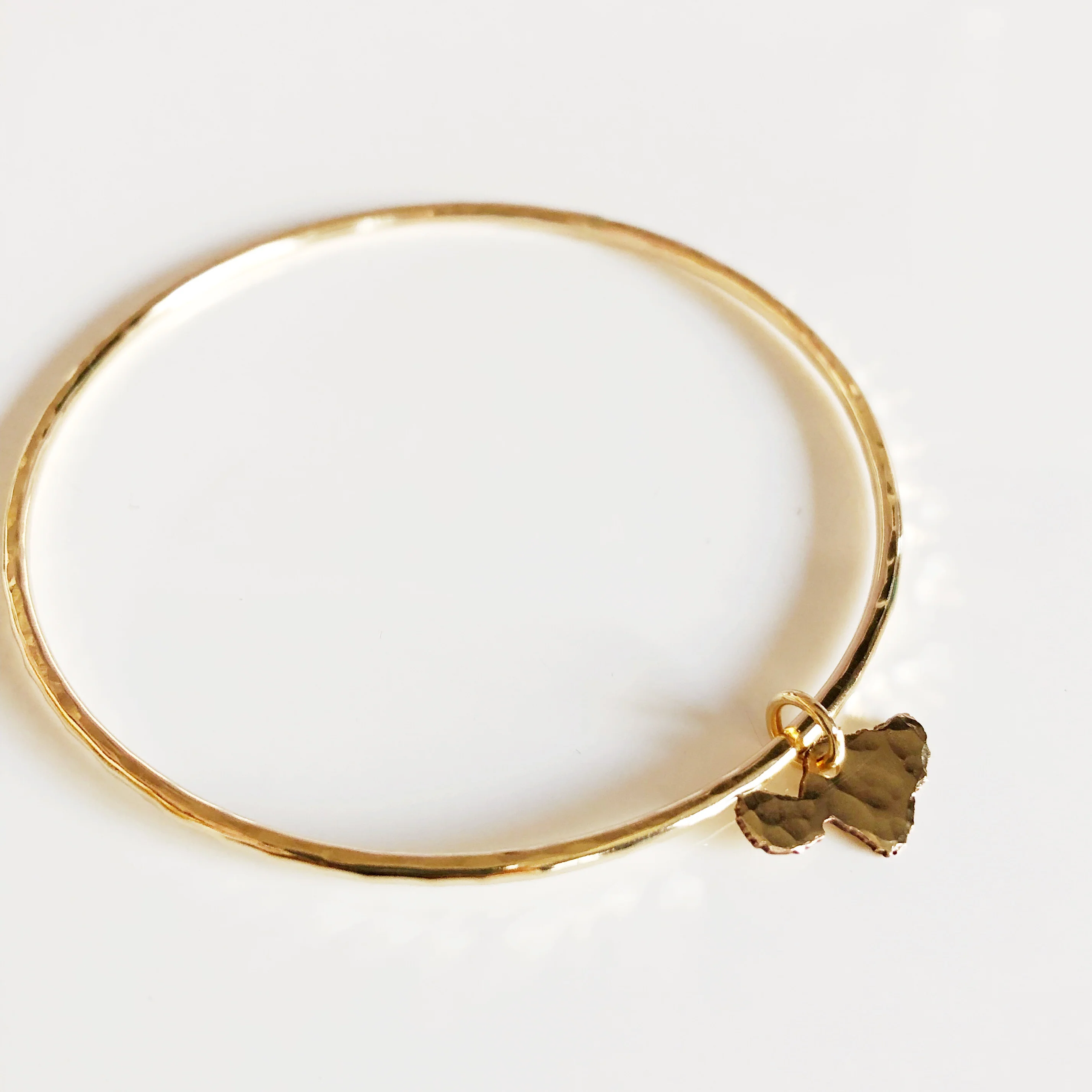Maui charm bangle (B373) - Mitchell's Manufacturing Jewel