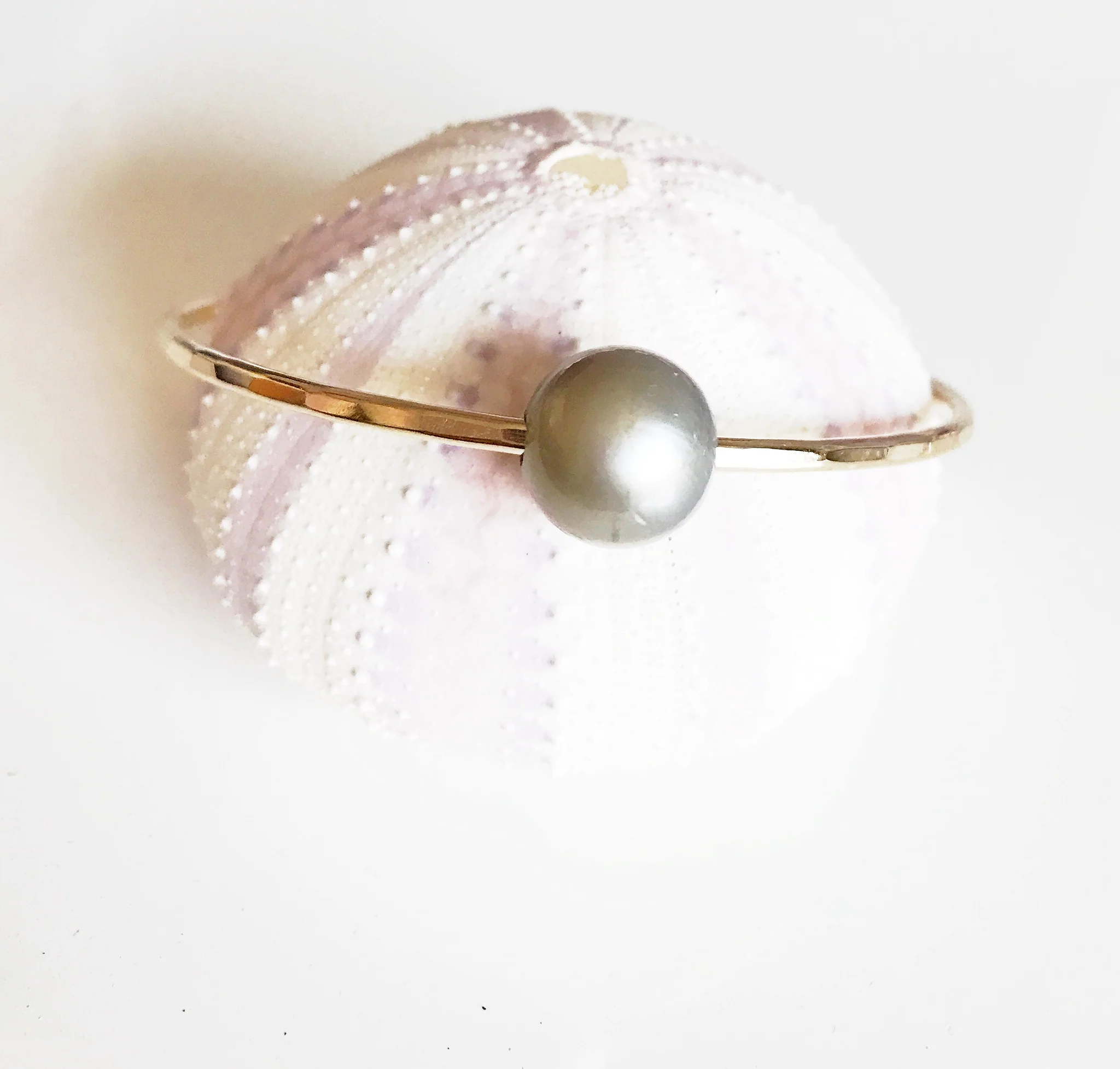 Bangle Rumi - Silver Tahitian pearl bangle (B303) - Mitchell's Manufacturing Jewel