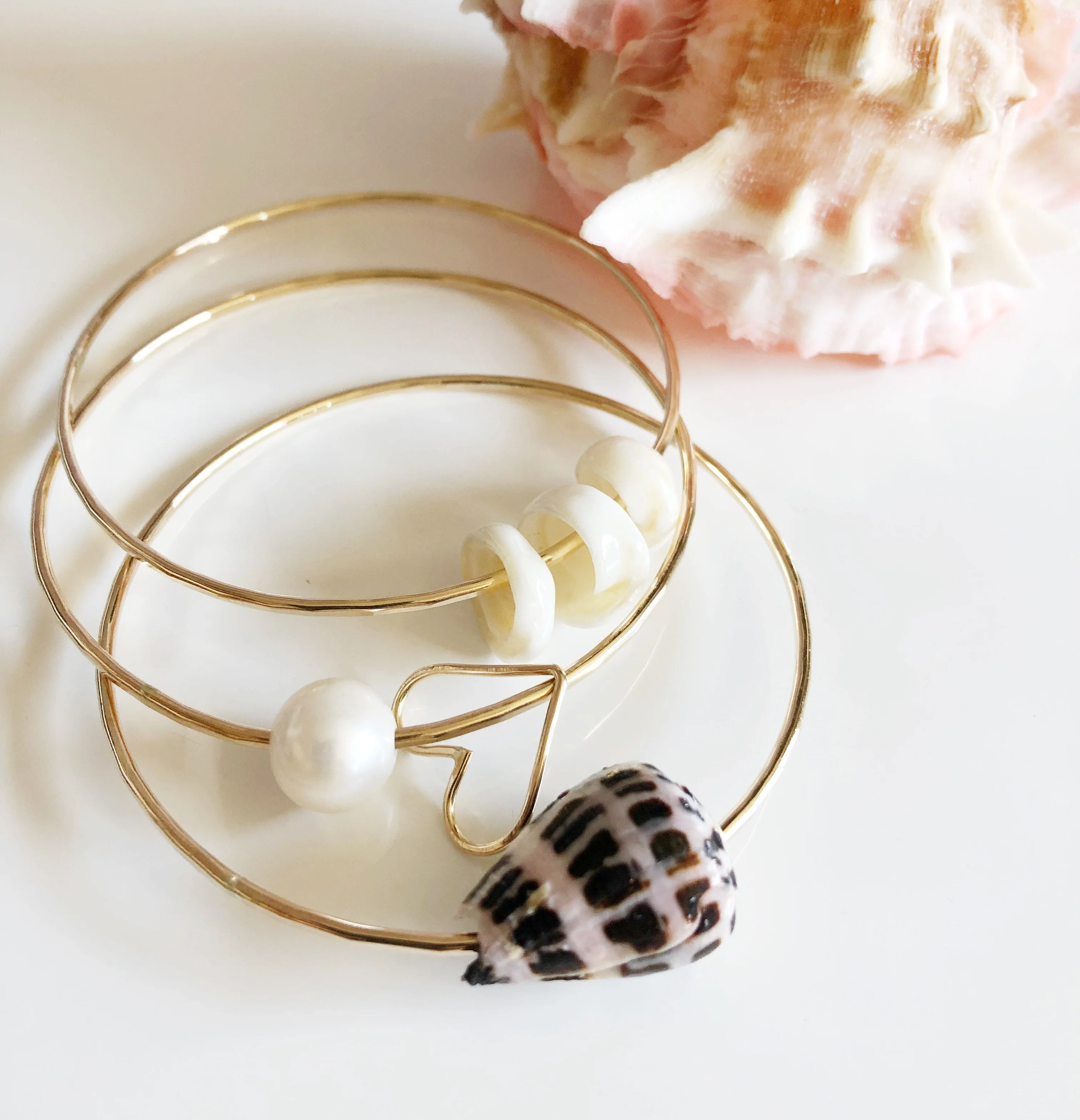 Bangle Mika - Silver pearl (B113) - Mitchell's Manufacturing Jewel