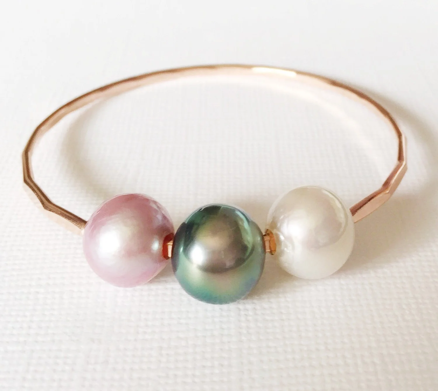Bangle Paige (B239) - Mitchell's Manufacturing Jewel