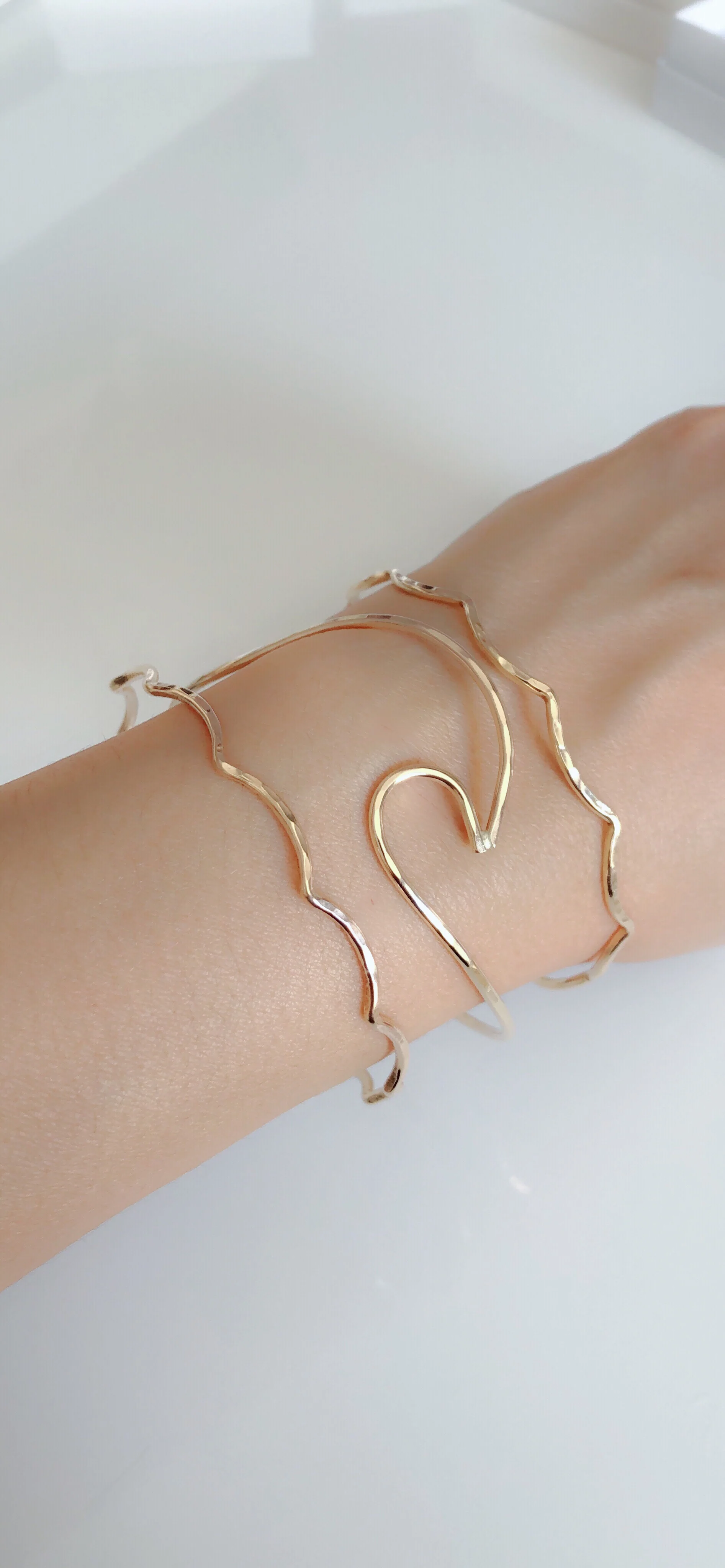 Bangle Nalu - ocean wave bangle (B104) - Mitchell's Manufacturing Jewel
