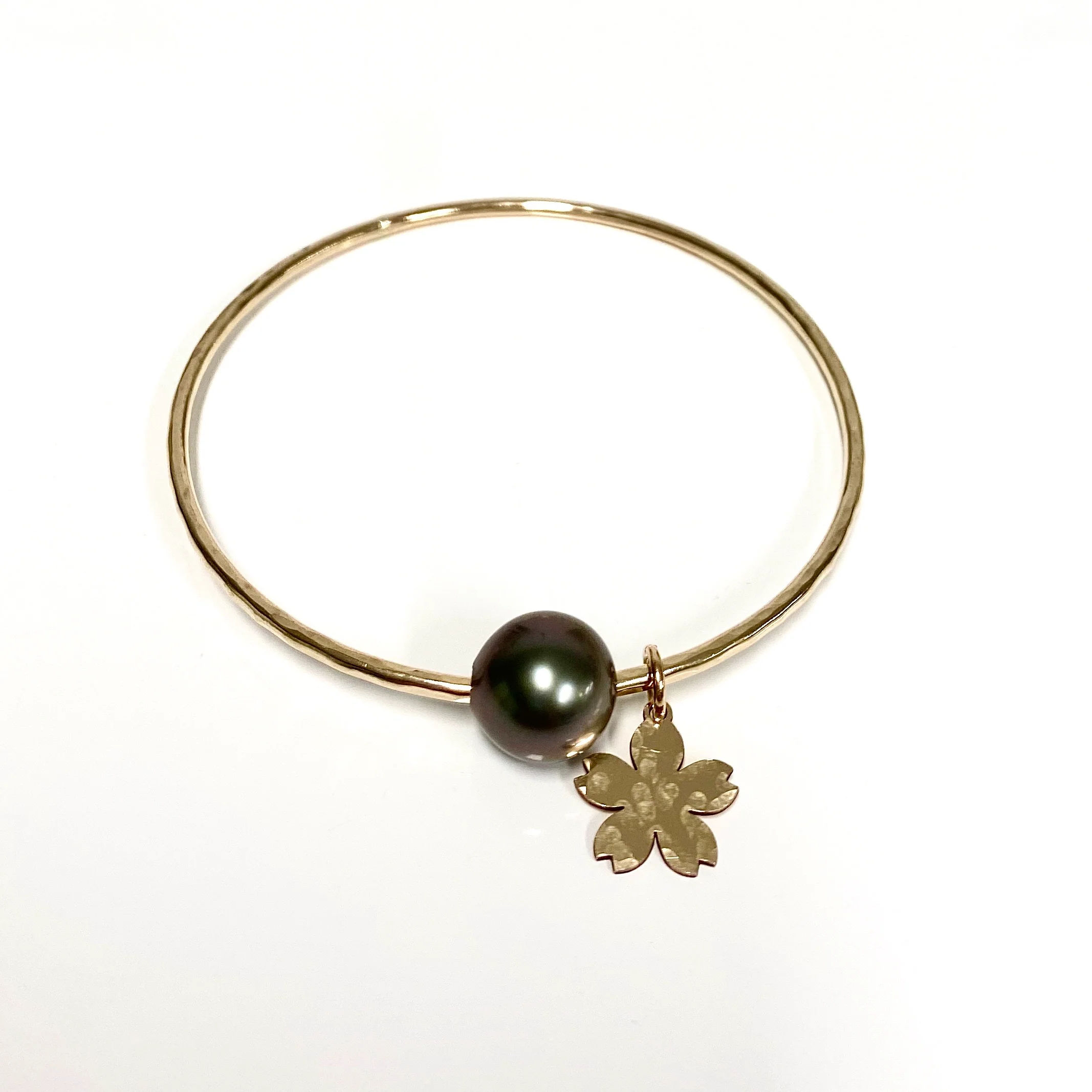 Cherry blossom bangle - Tahitian pearl (B381) - Mitchell's Manufacturing Jewel