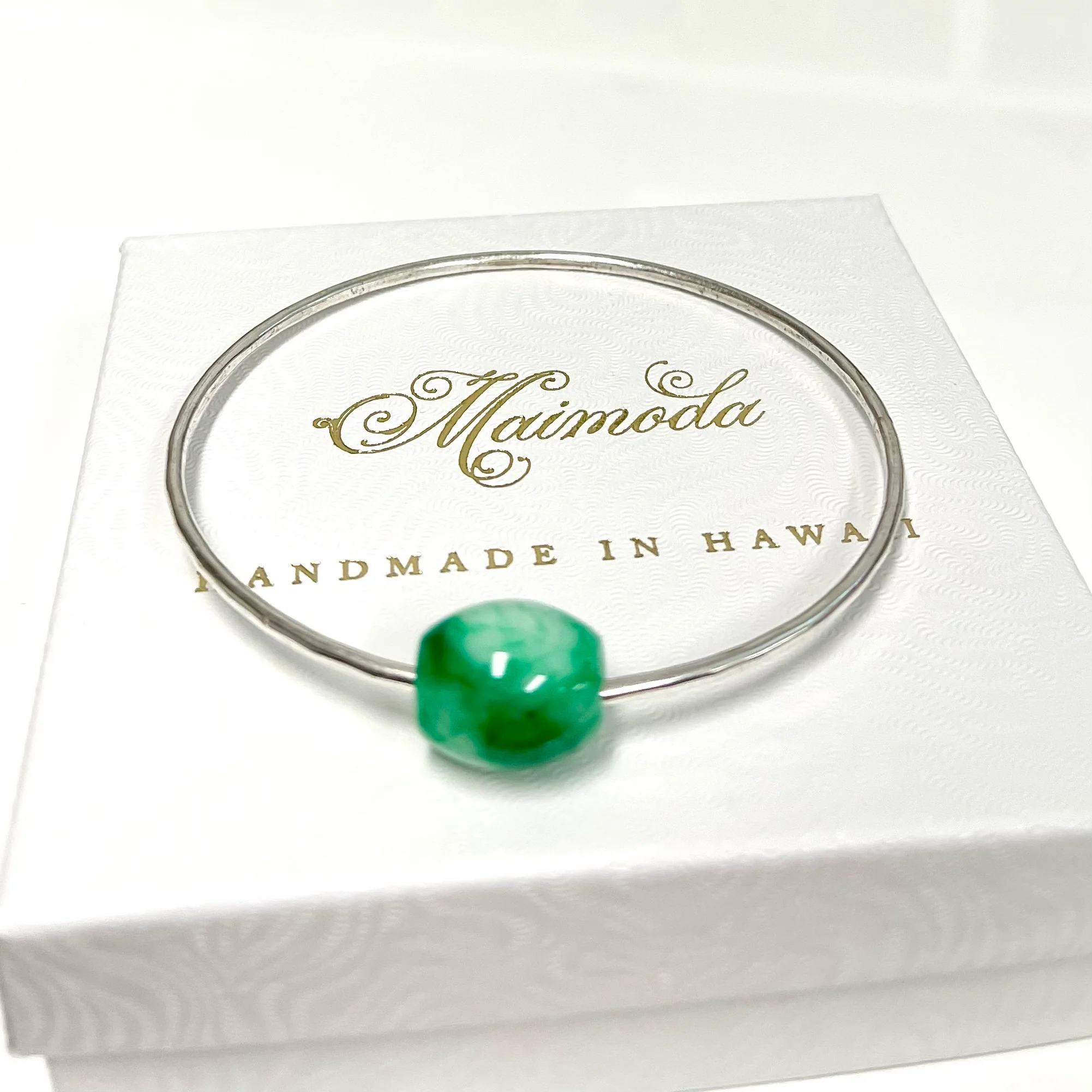 Bangle KEIKE - smooth jade bead (B404) - Mitchell's Manufacturing Jewel