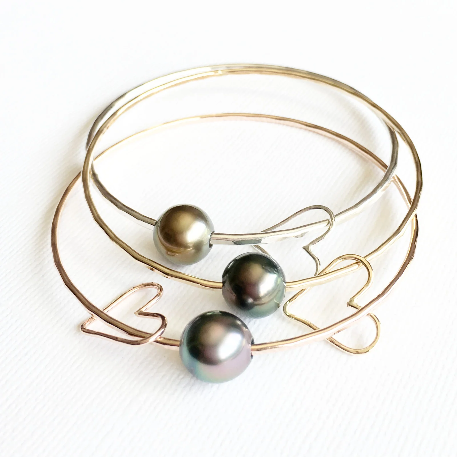 Bangle Lei - heart charm ( B102) - Mitchell's Manufacturing Jewel