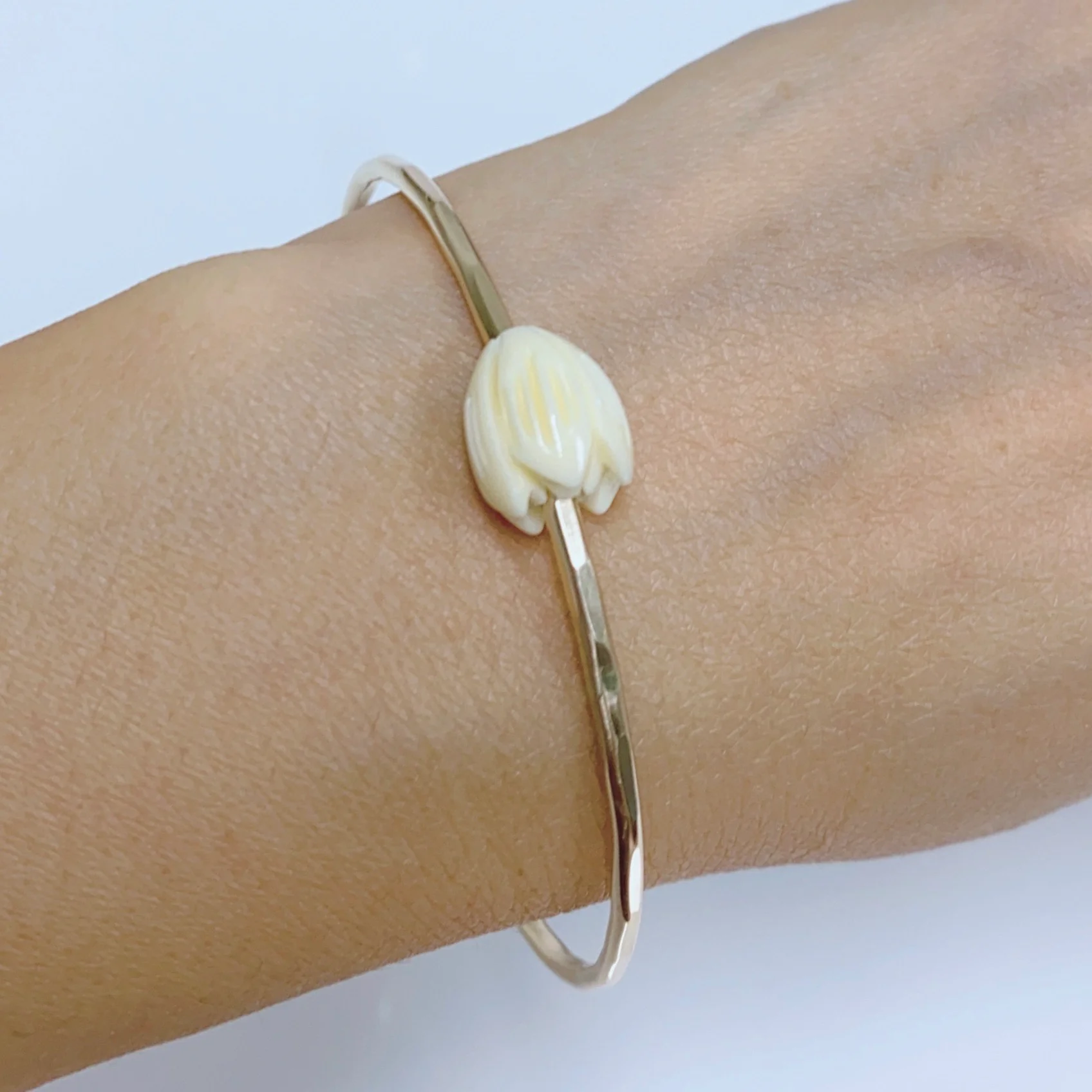 Pikake bead bangle (B466) - Mitchell's Manufacturing Jewel