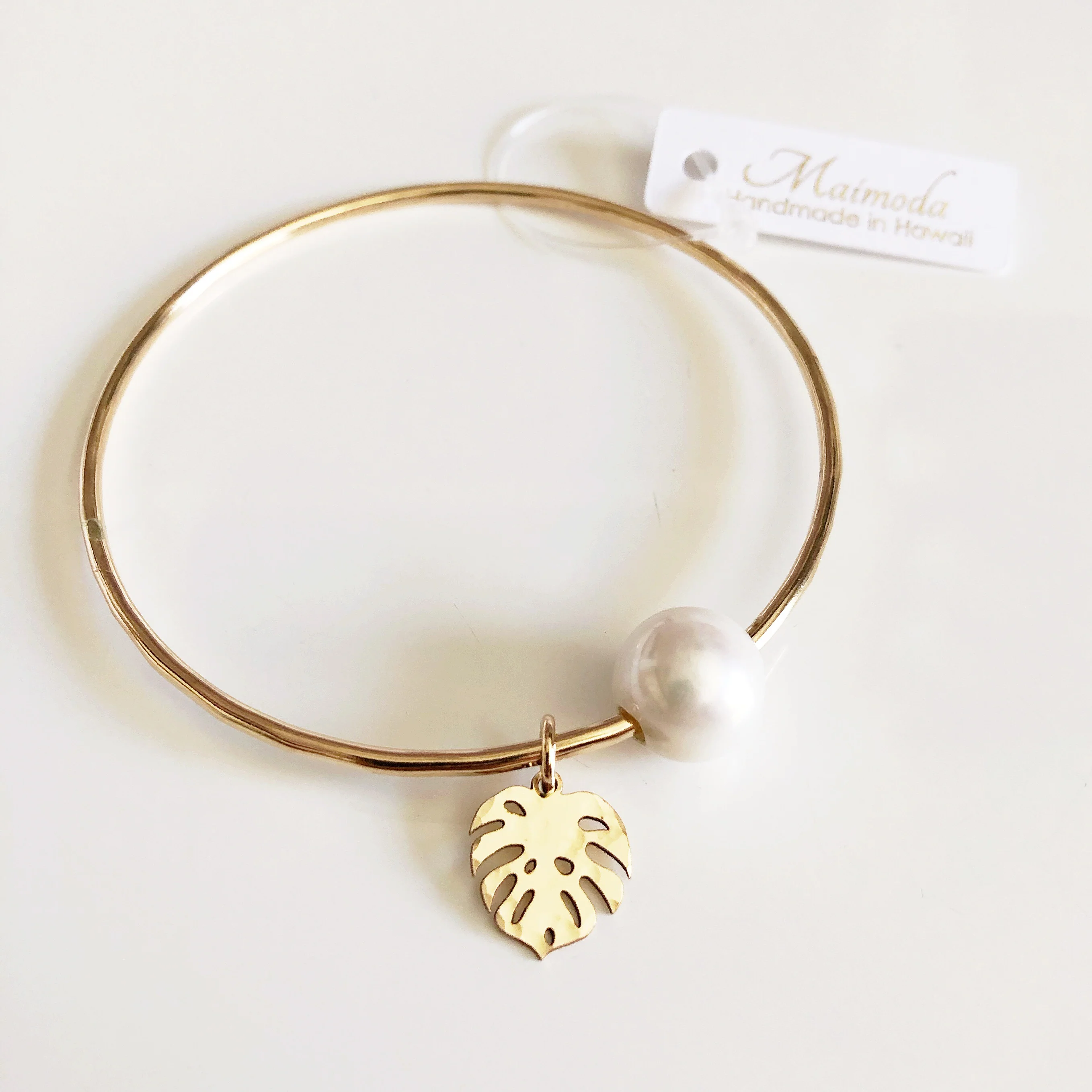 Monstera bangle - white pearl (B410) - Mitchell's Manufacturing Jewel