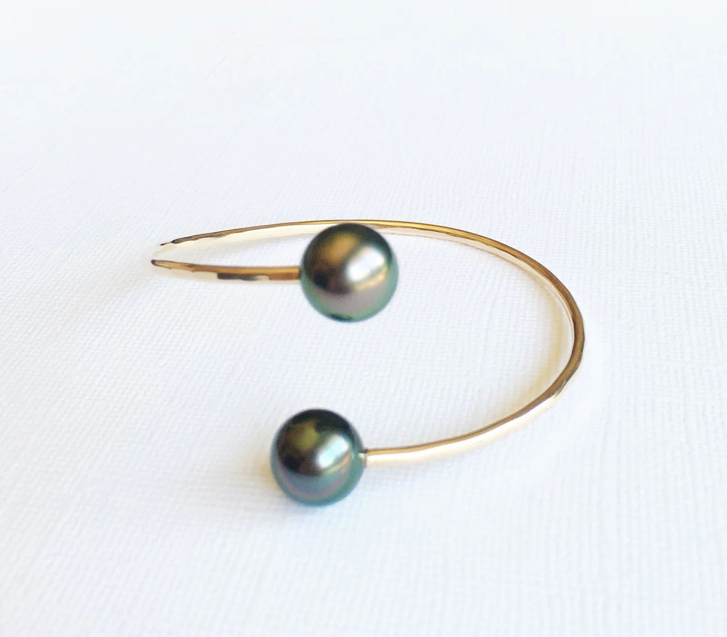 Cuff Leia - tahitian pearls (B265) - Mitchell's Manufacturing Jewel