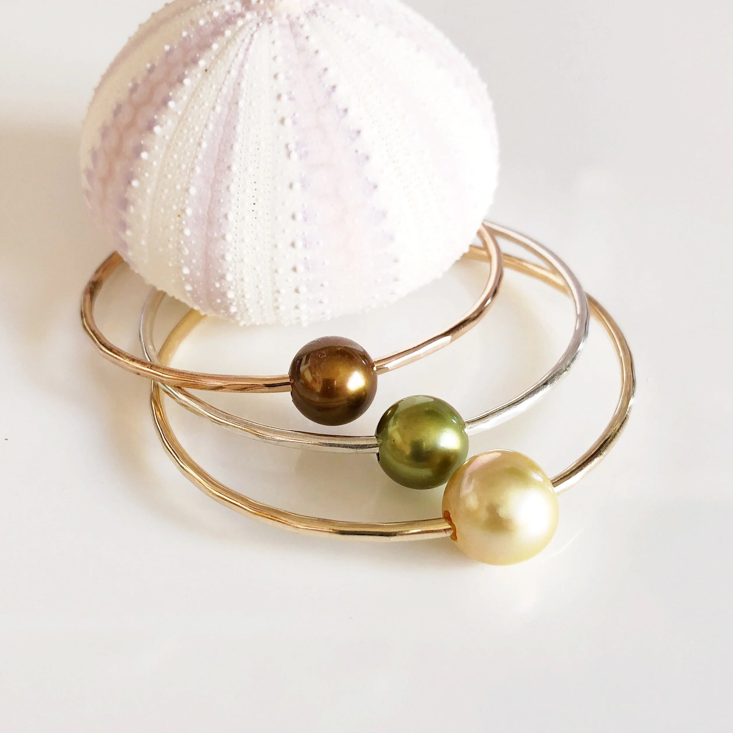 Bangle MIKA- golden south sea pearl (B358) - Mitchell's Manufacturing Jewel