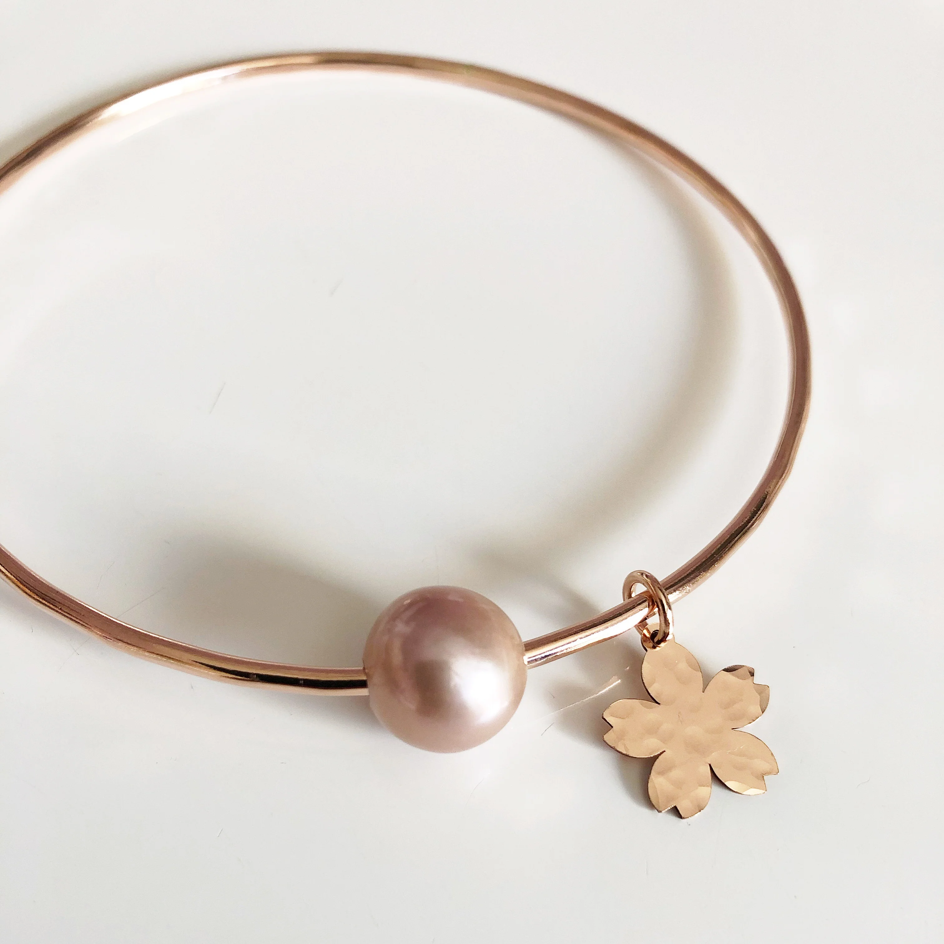 Bangle SAKURA - pink Edison pearl (B411) - Mitchell's Manufacturing Jewel