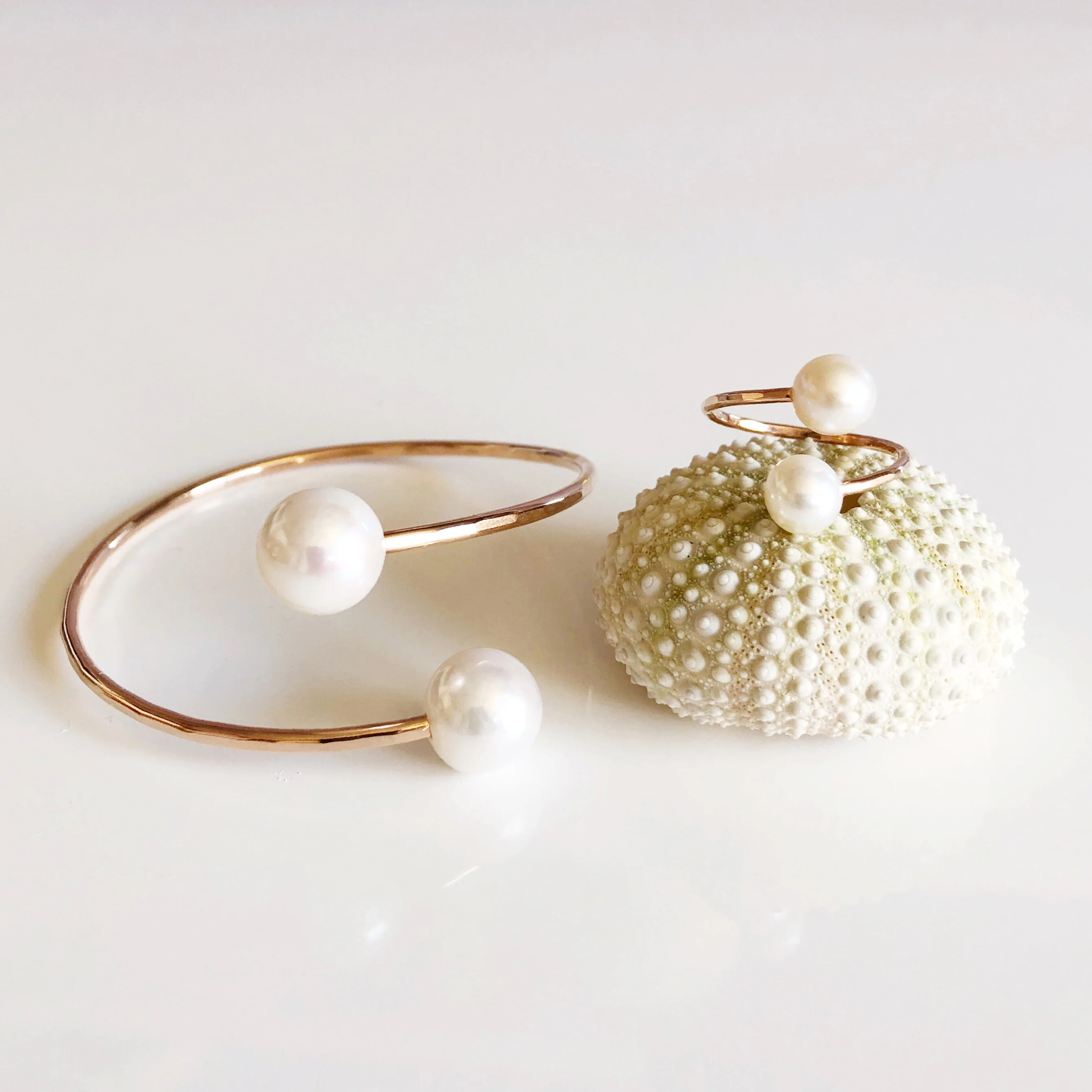 Cuff LEIA - white Edison pearls (B355) - Mitchell's Manufacturing Jewel