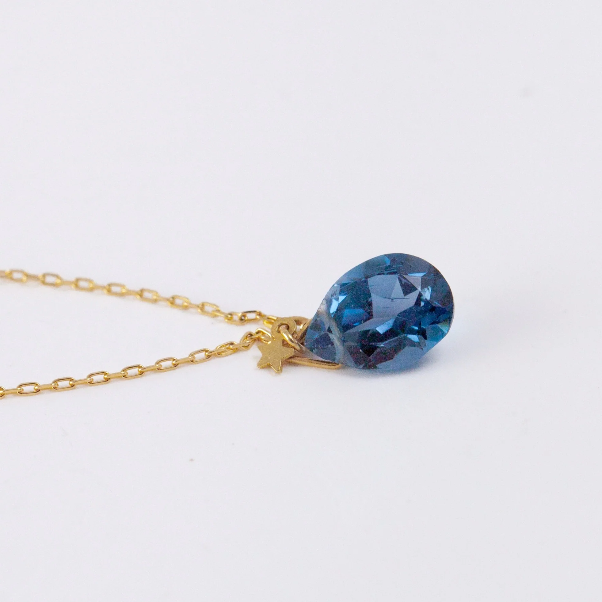 Smiley London blue topaz bracelet - Mitchell's Manufacturing Jewel